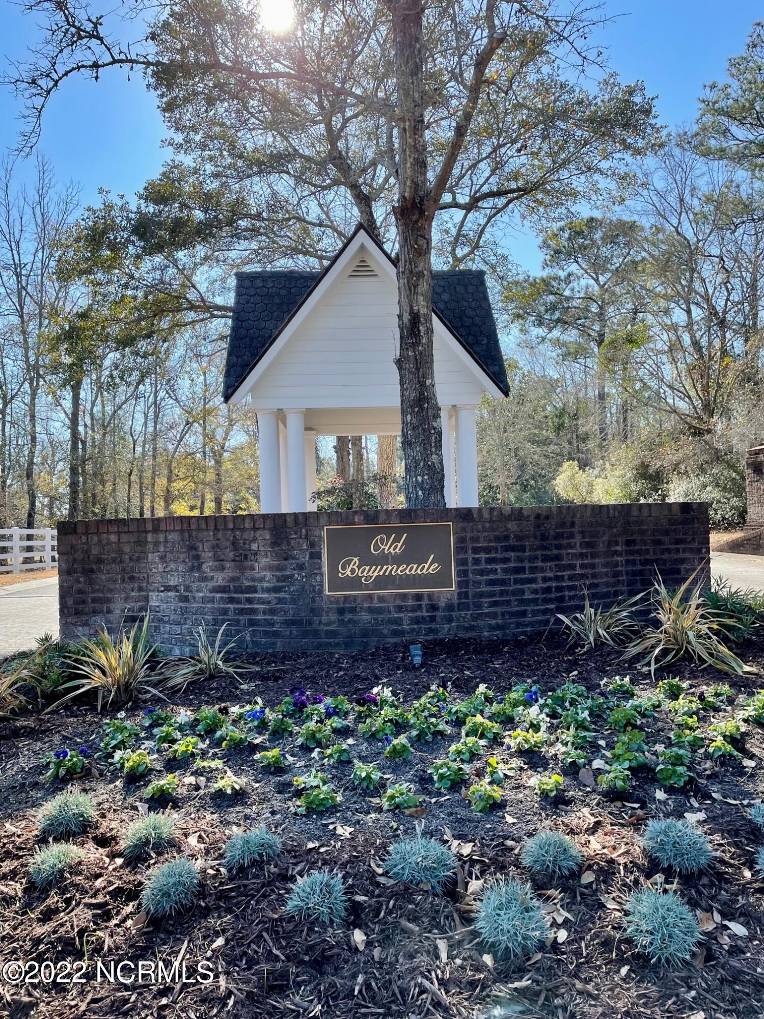 Front entrance to community