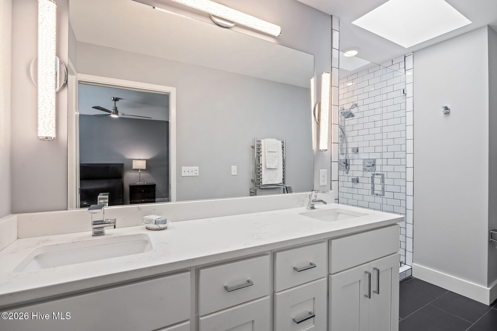 100560394 | Photo 36