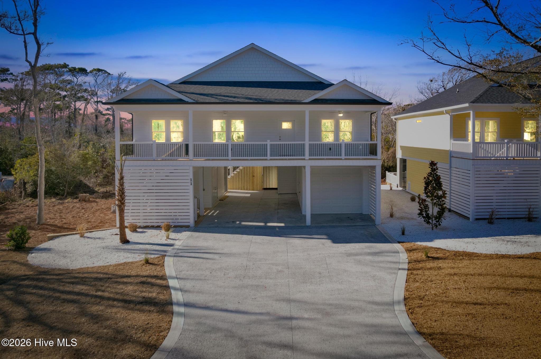 100549638 | Photo 23