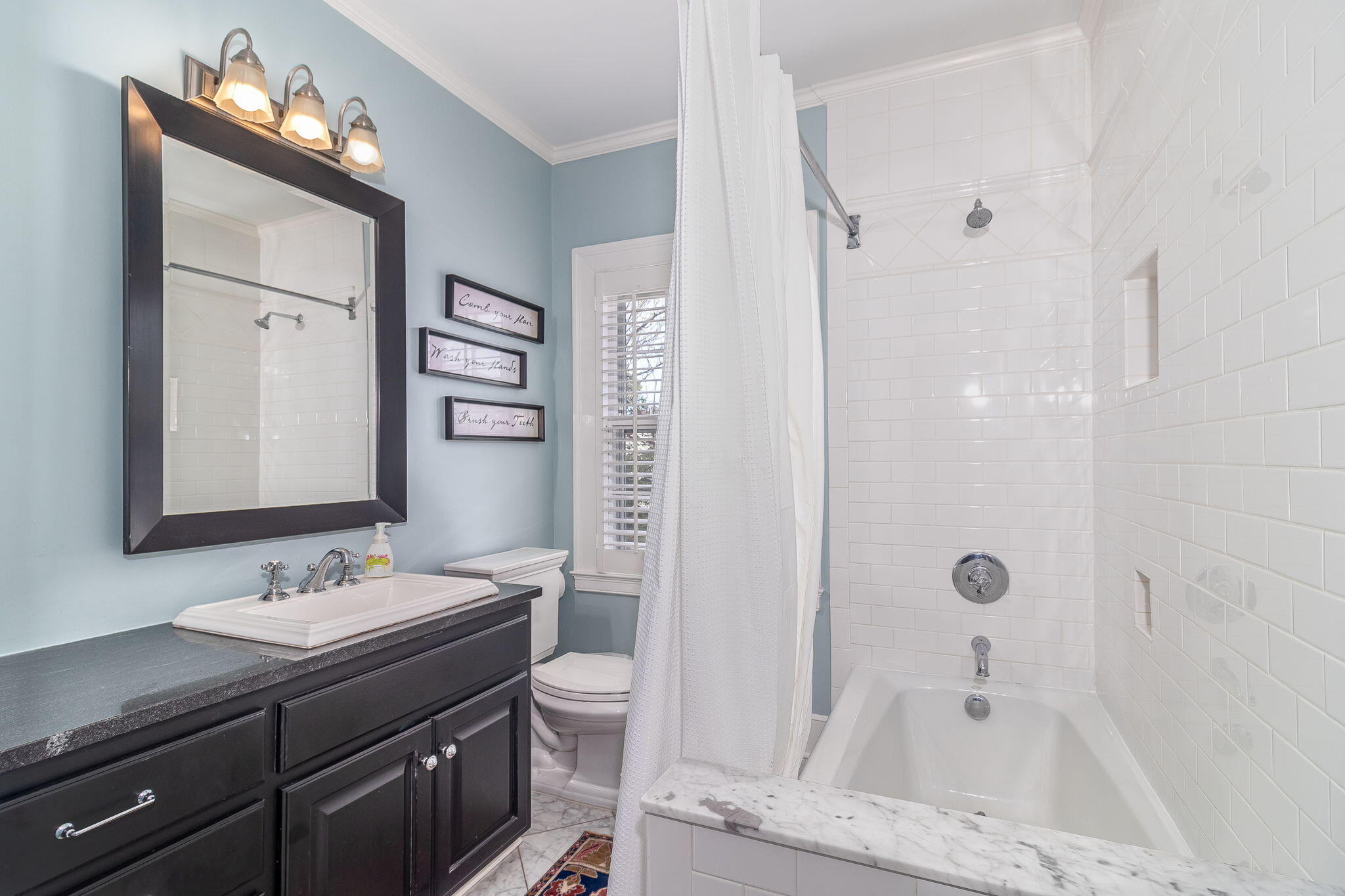 53-web-or-mls-2421 WALTON WAY ©--37