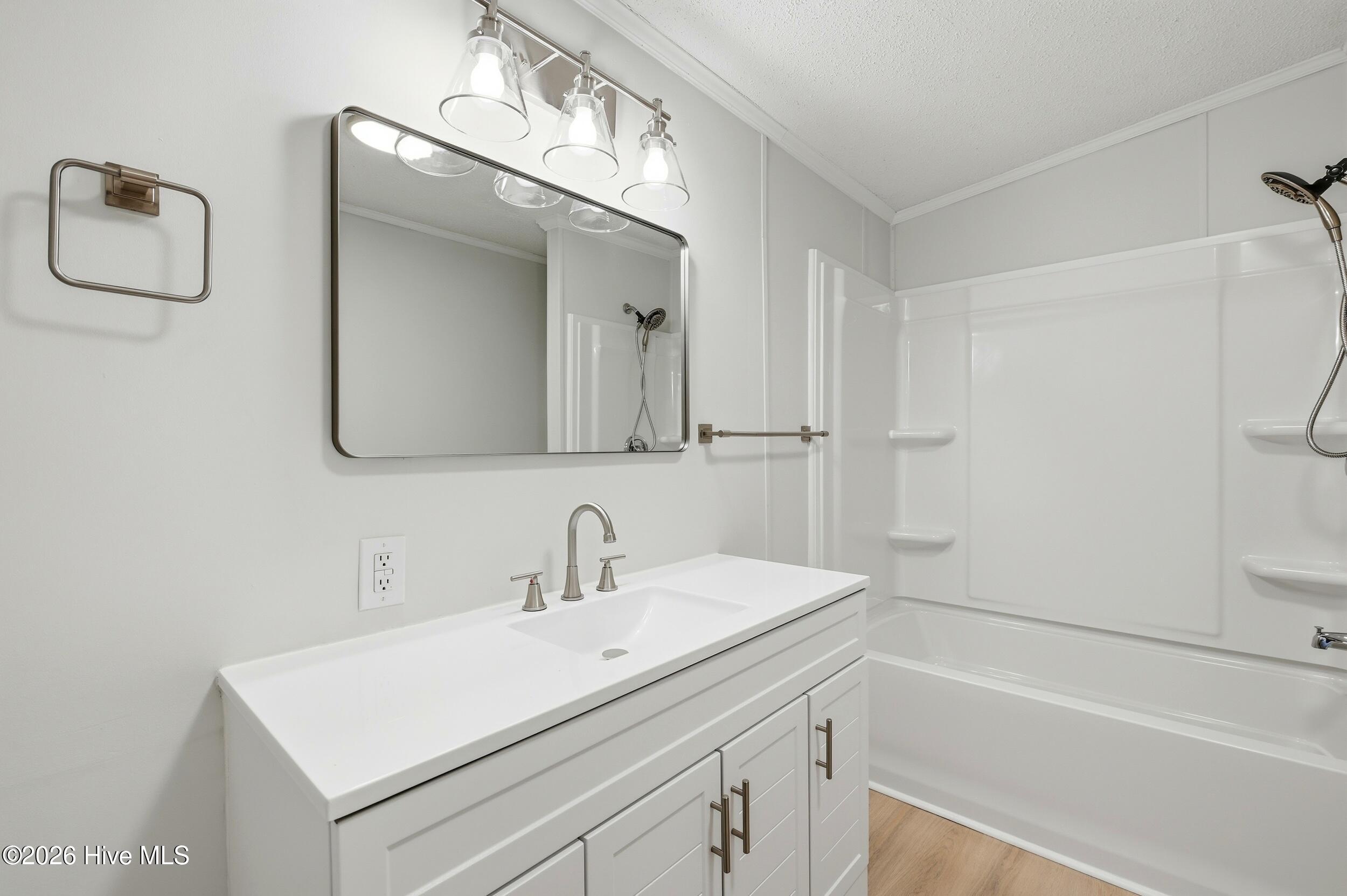 100556630 | Photo 20