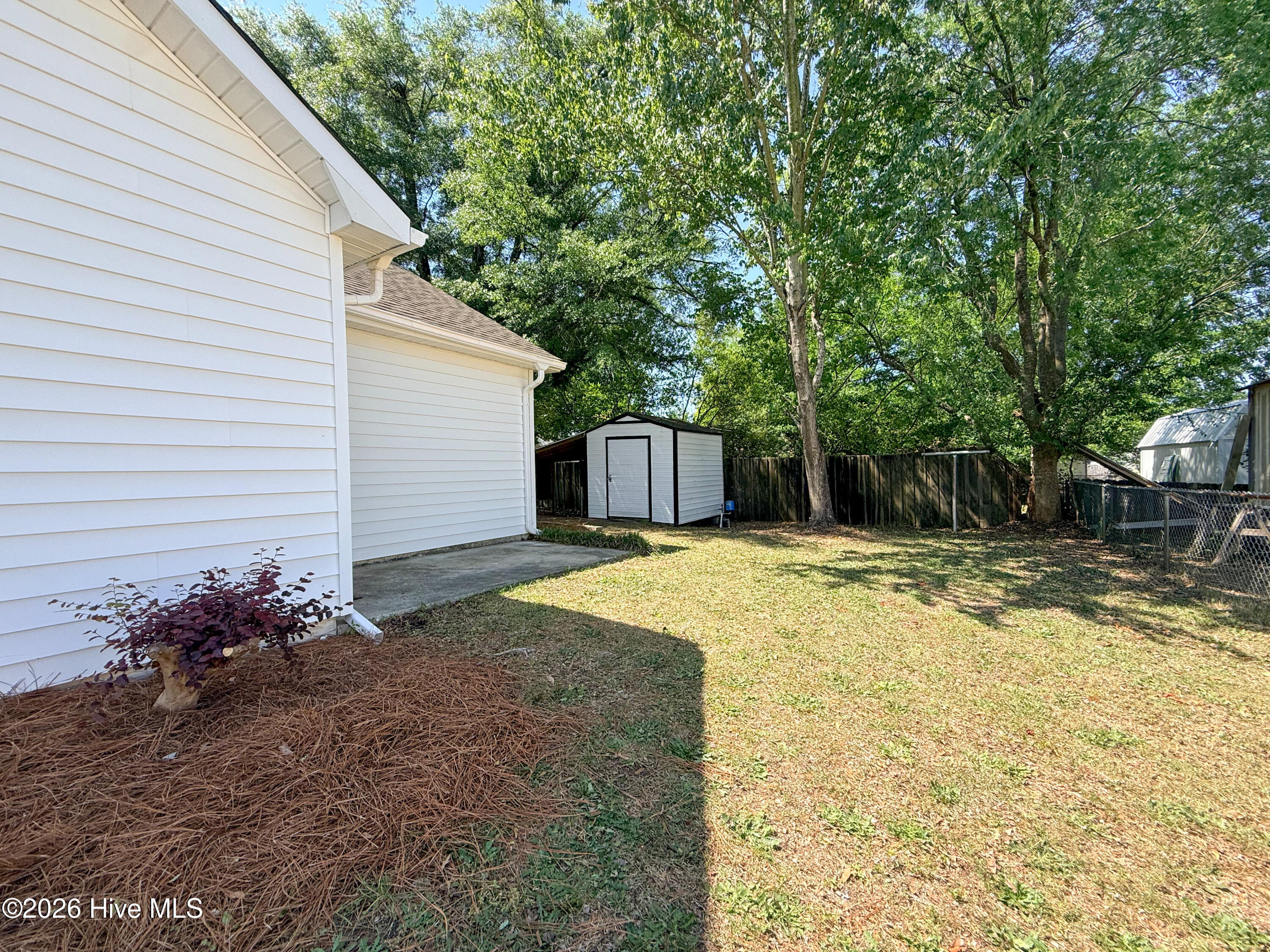 100568255 | Photo 64