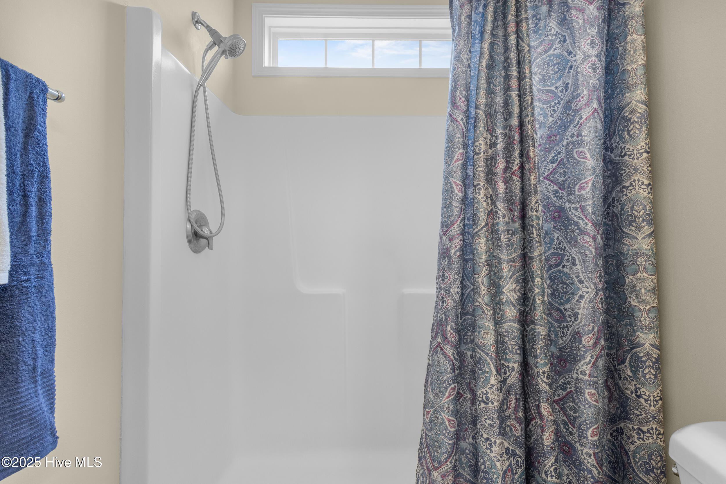 100536590 | Photo 27