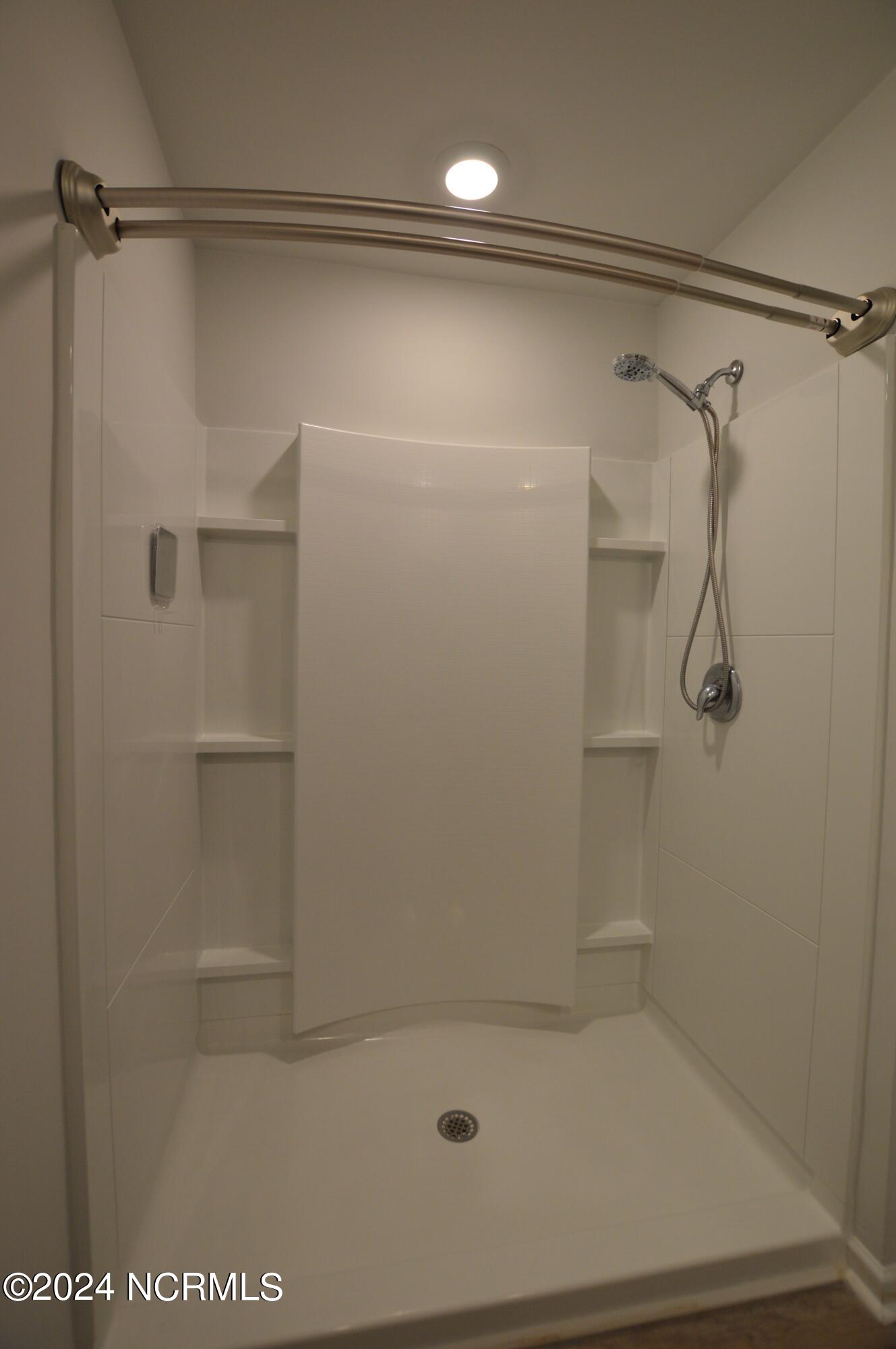 100549167 | Photo 13