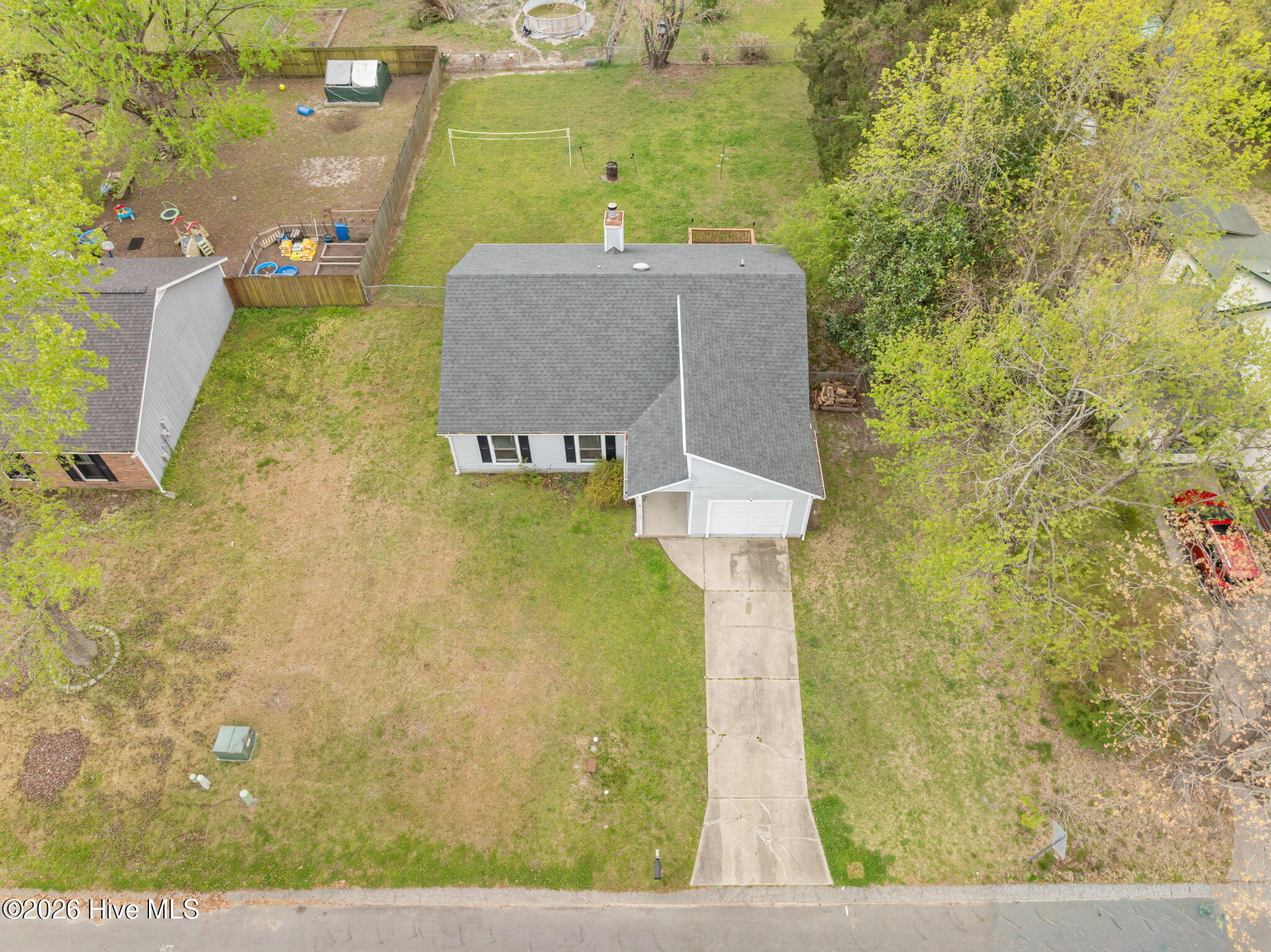 100563828 | Photo 33