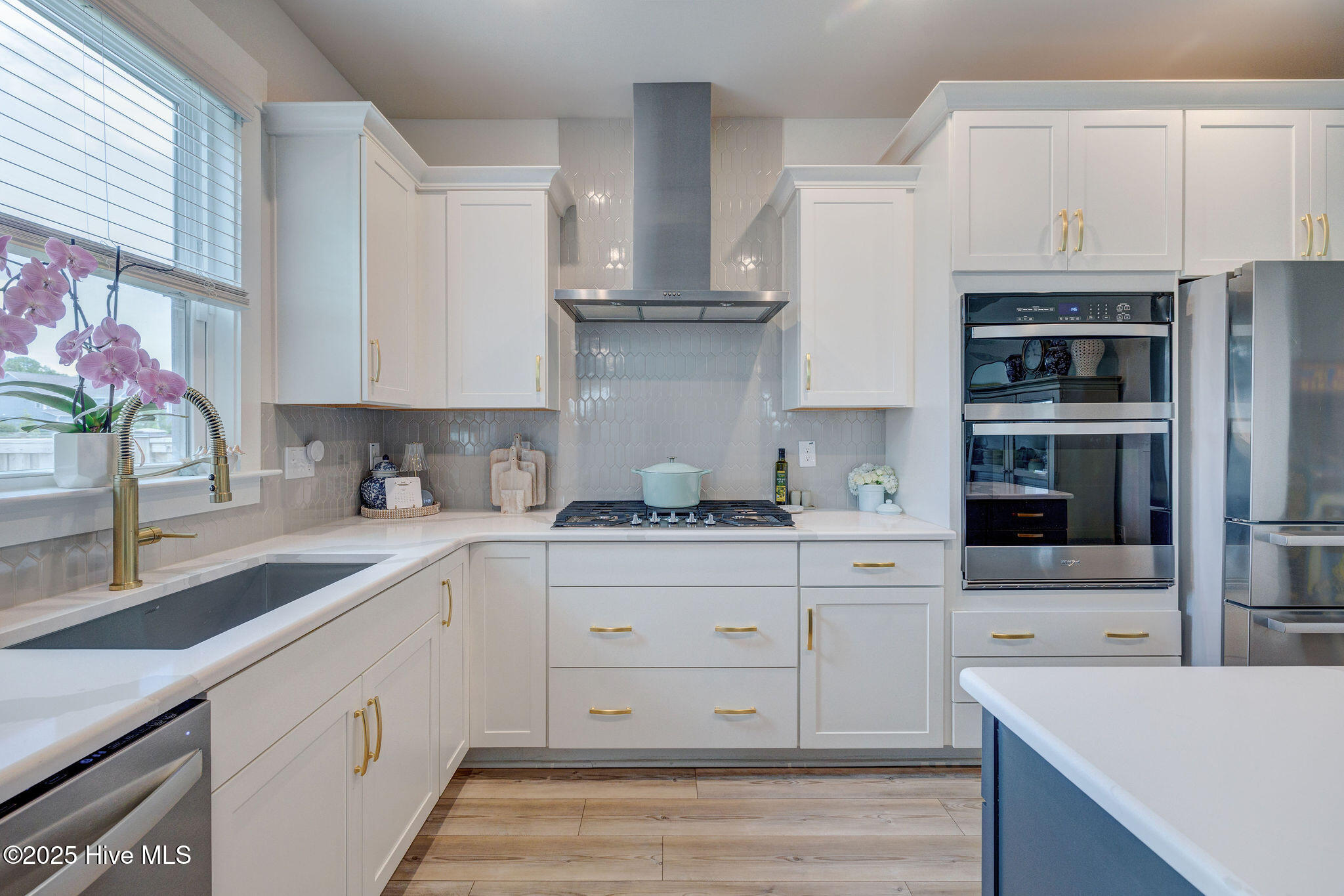 100524366 | Photo 18