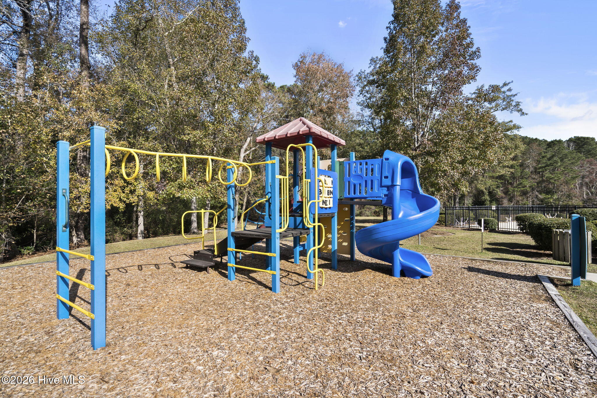 100548714 | Photo 48