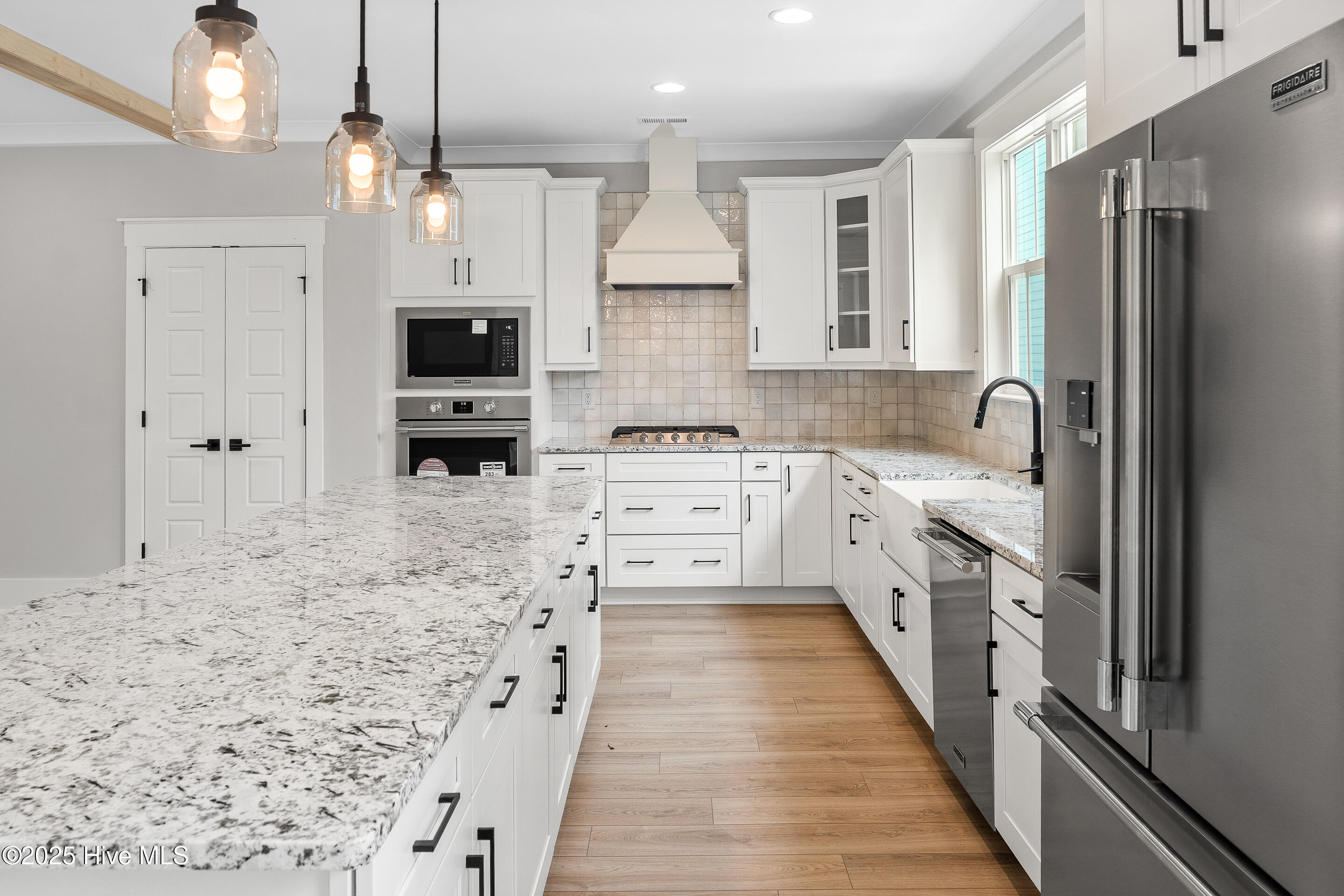 100517420 | Photo 11