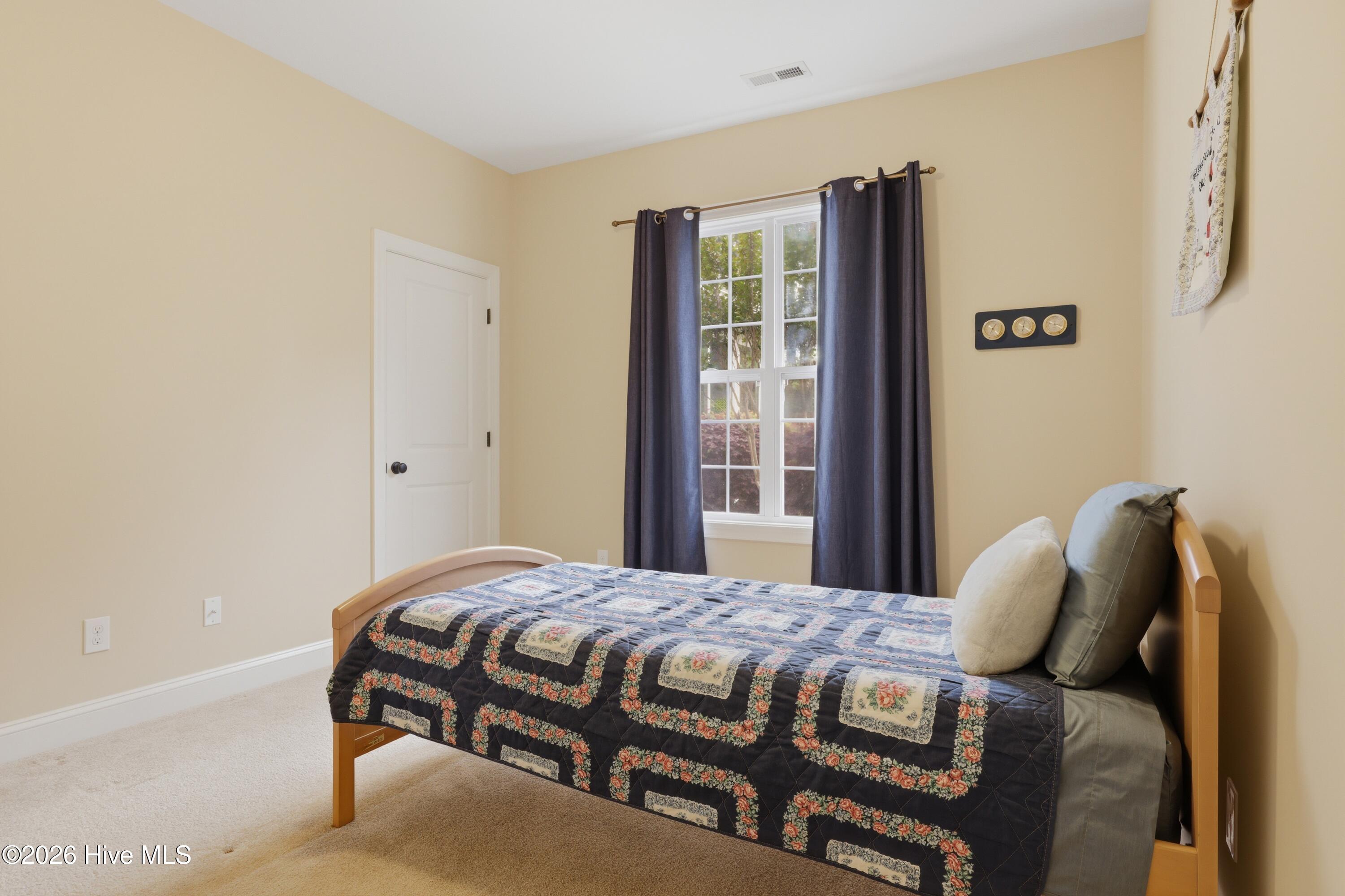 100565162 | Photo 55