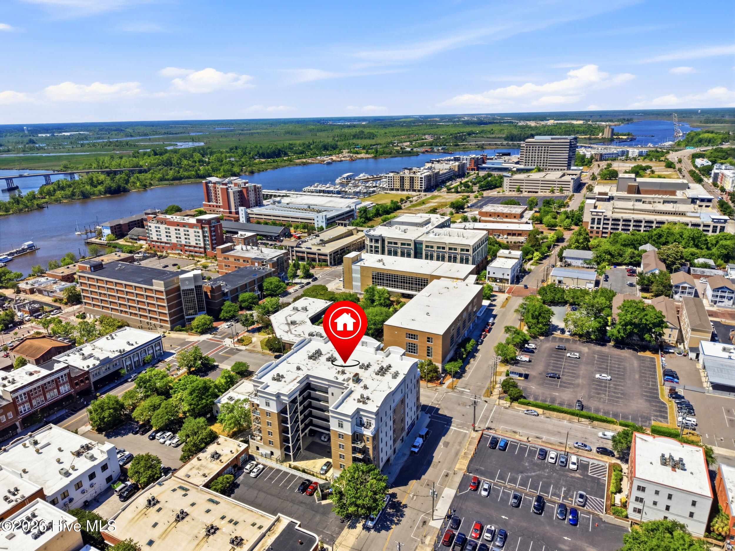 100570172 | Photo 50