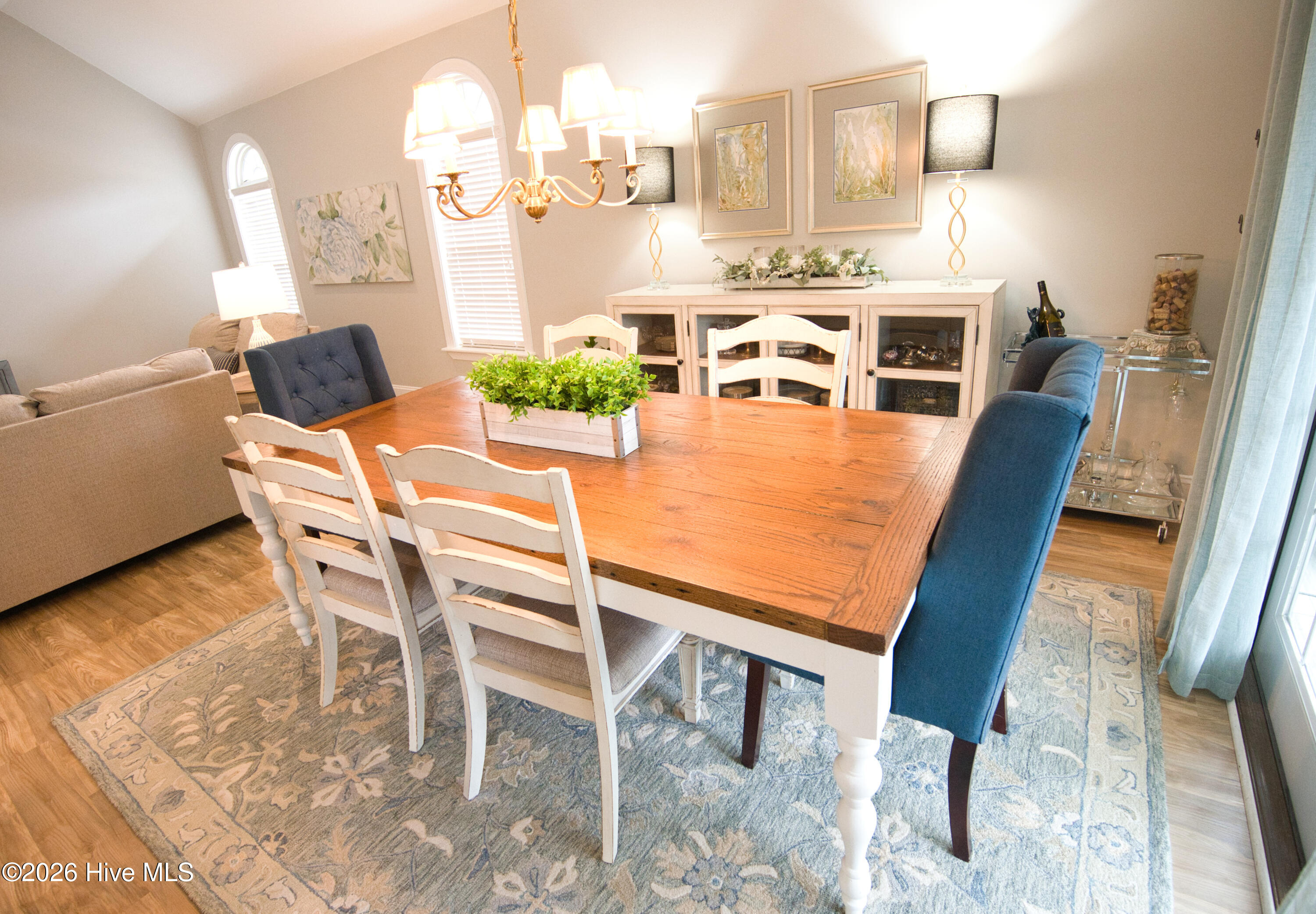 100558044 | Photo 26