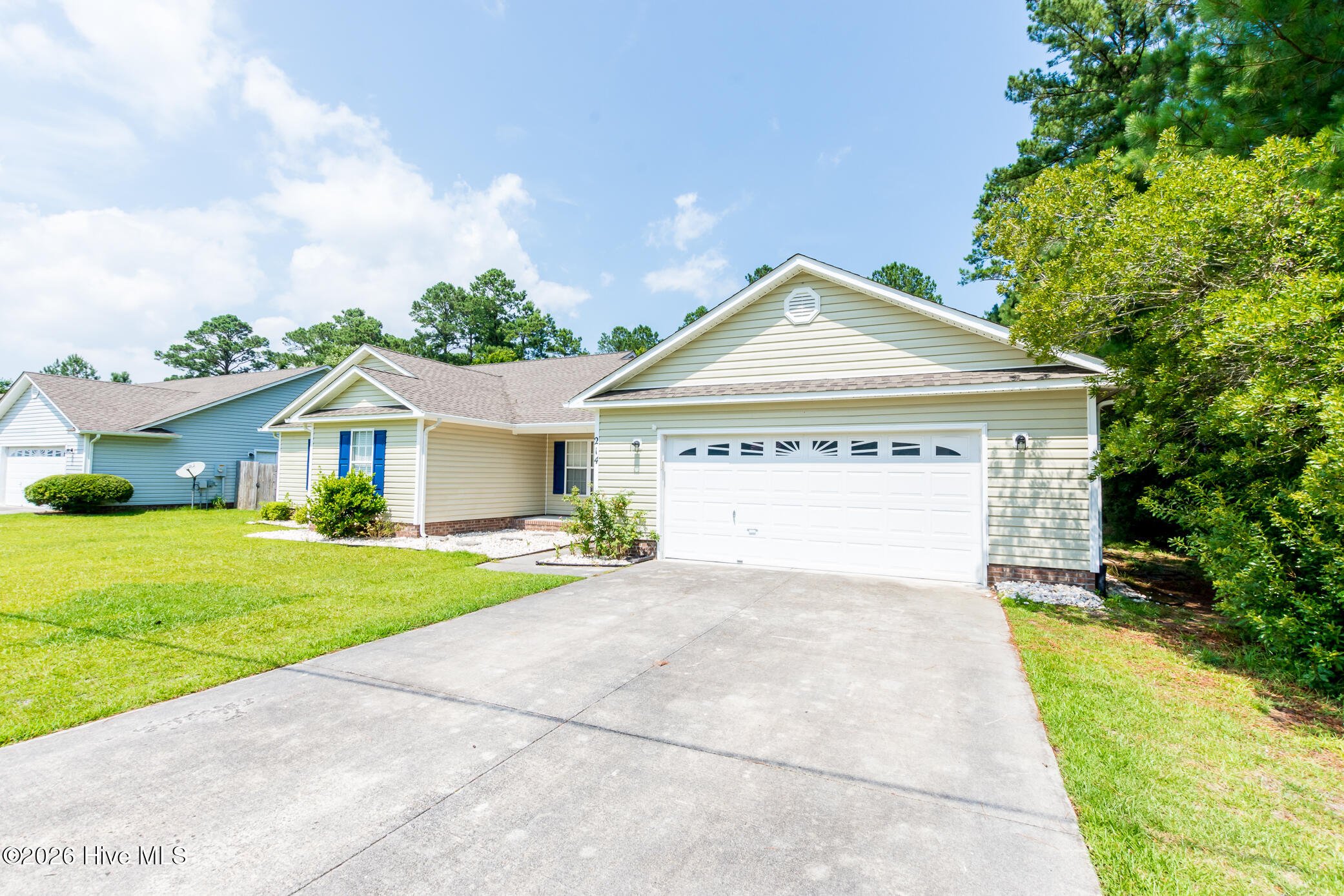 Exterior photo of 214 Lee Rogers Road, Hubert, NC 28539. MLS: 100587894