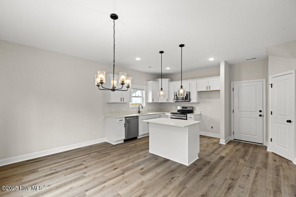 100516155 | Photo 10