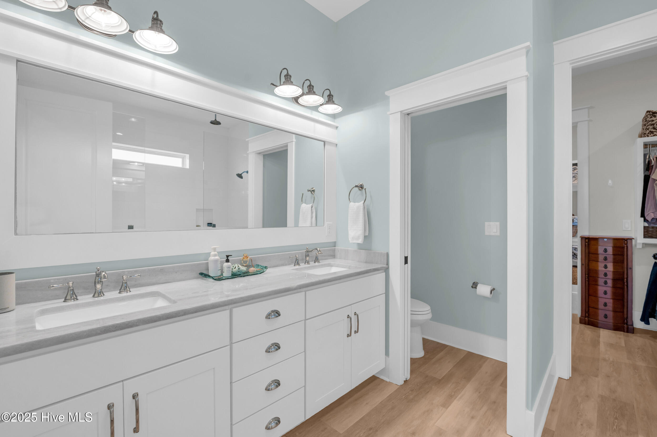 100543268 | Photo 27