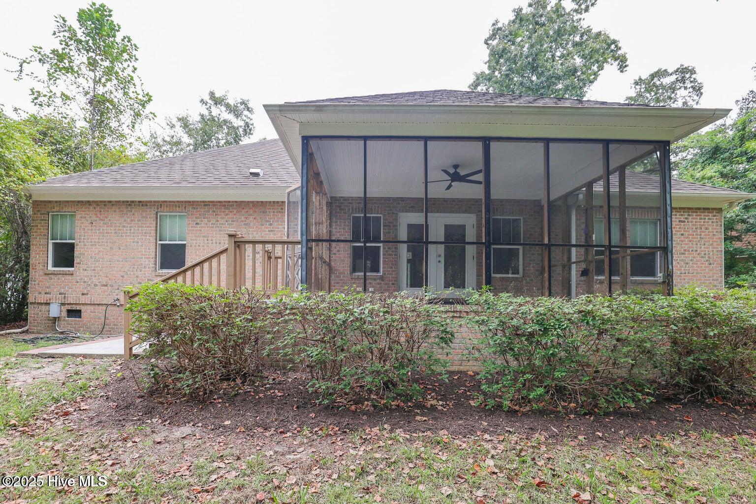 100534636 | Photo 23