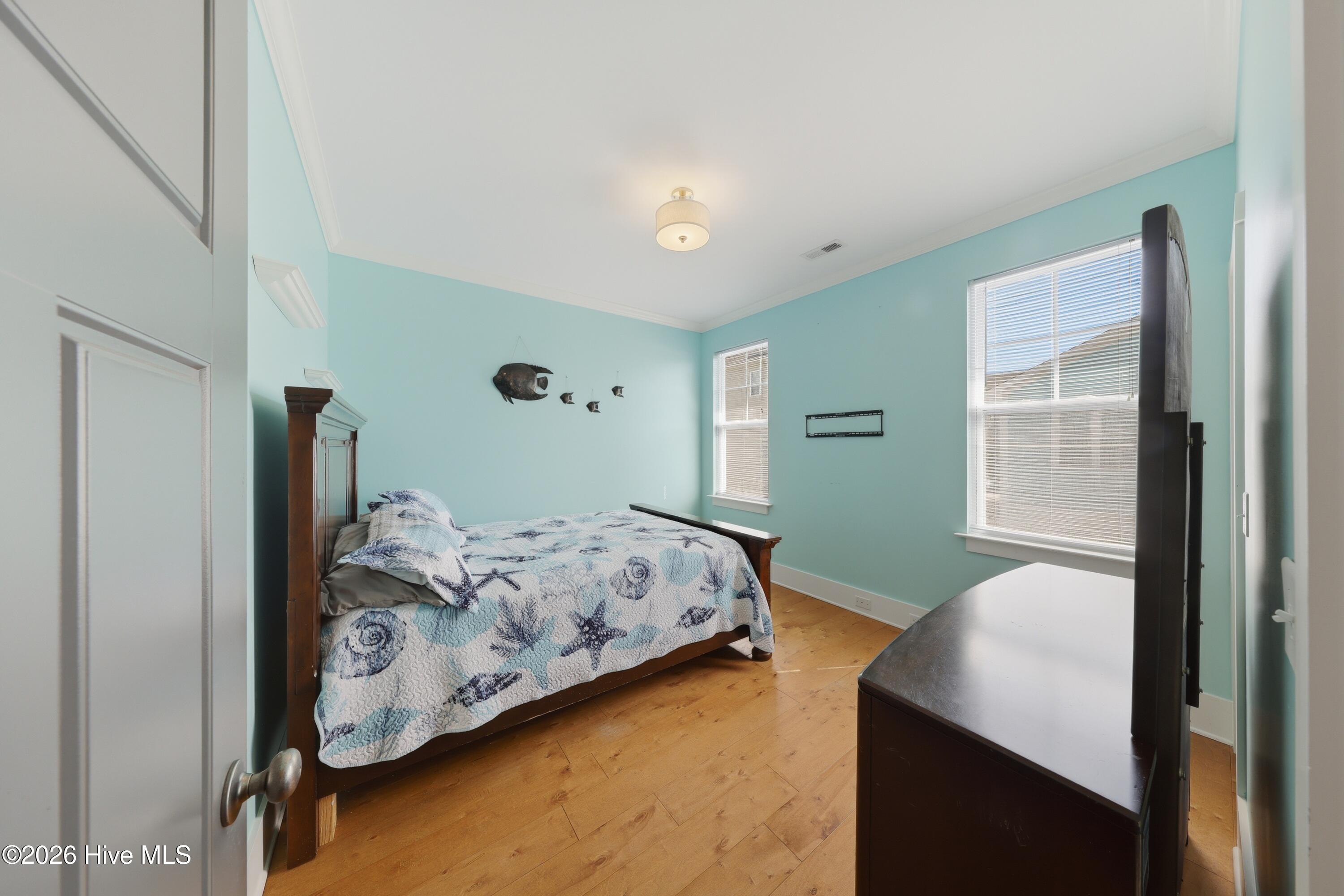 100564294 | Photo 43