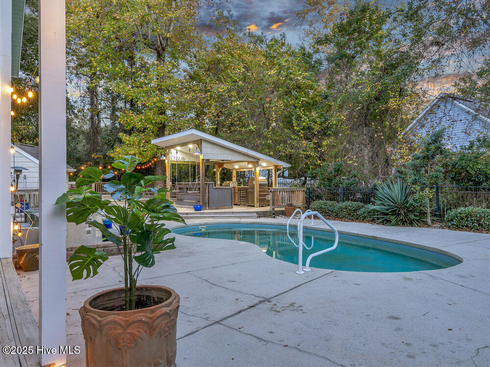 100542503 | Photo 67