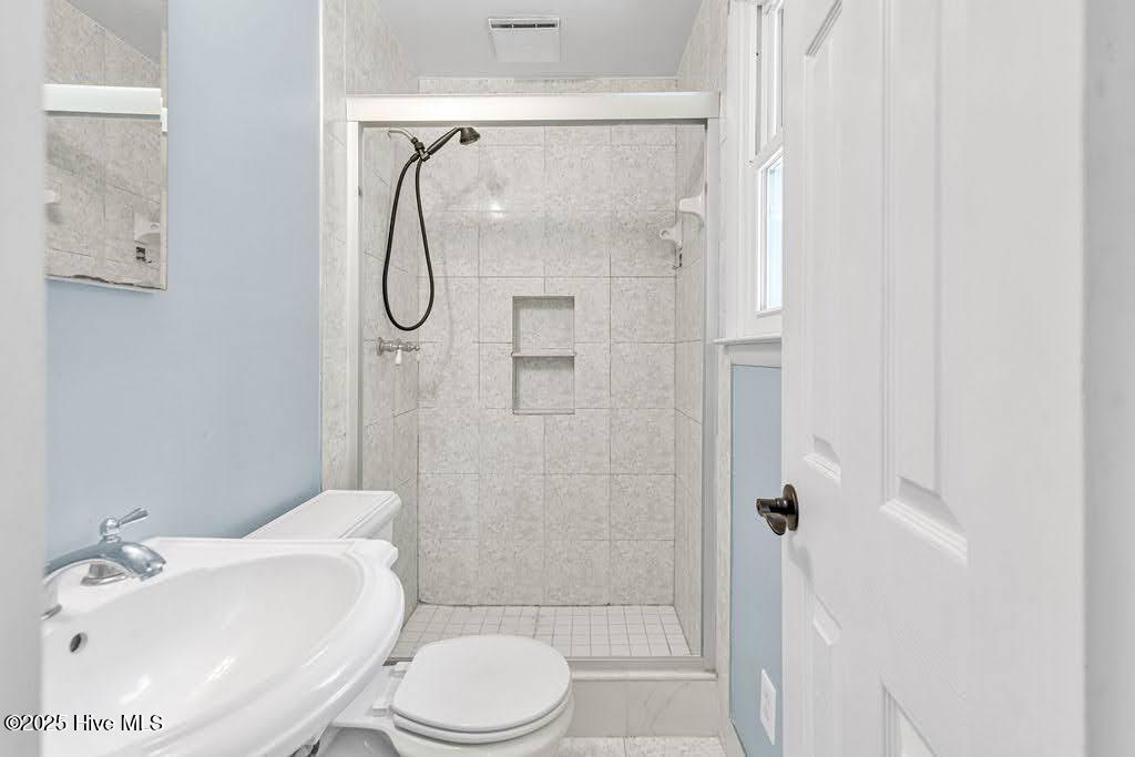 100544286 | Photo 18