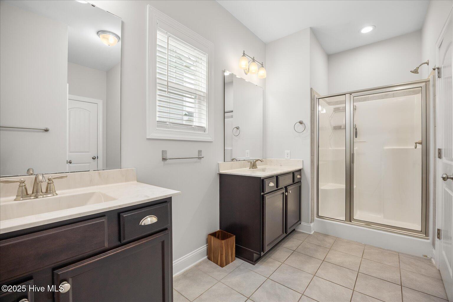 100530292 | Photo 21