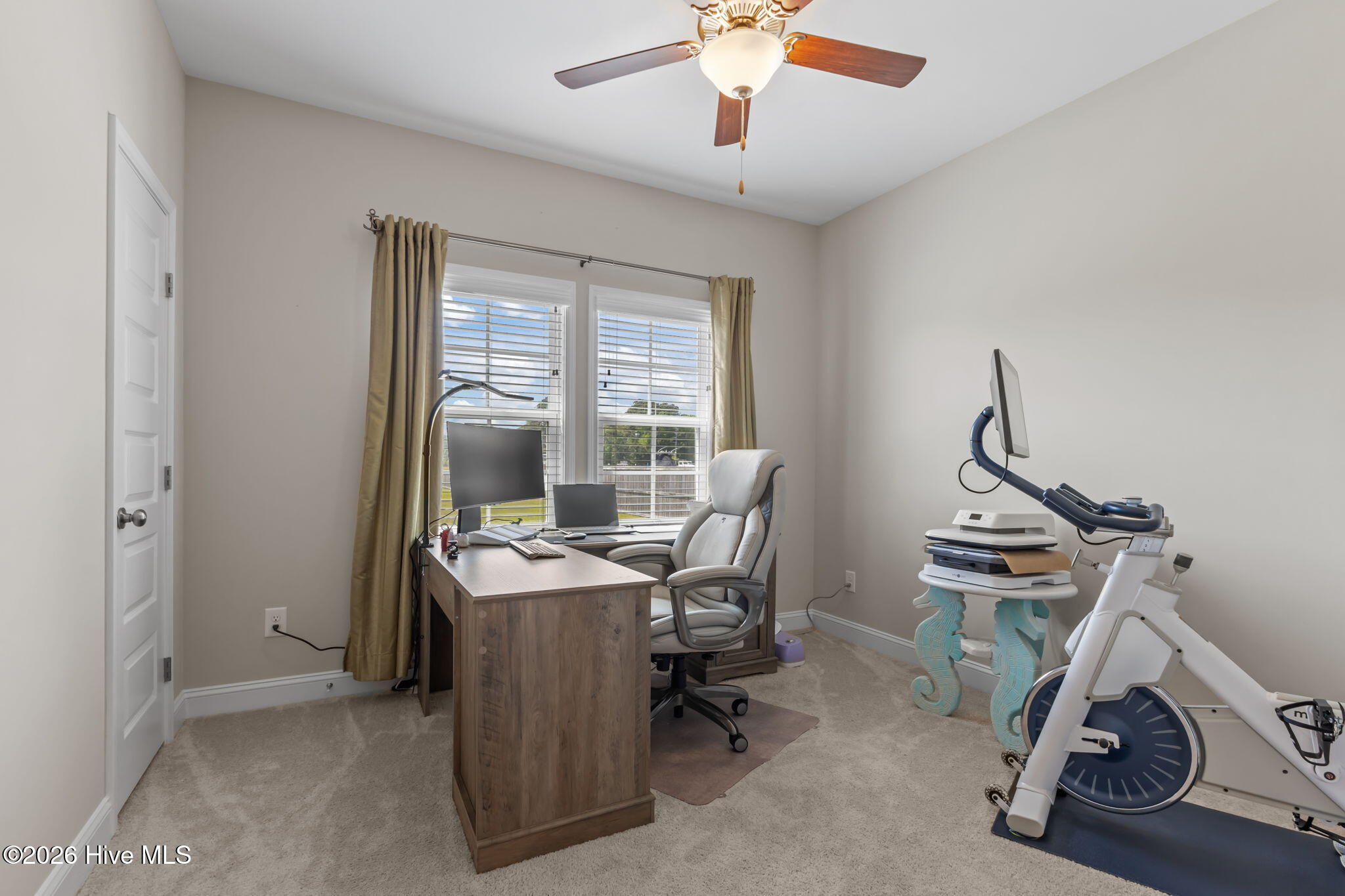 100569741 | Photo 23