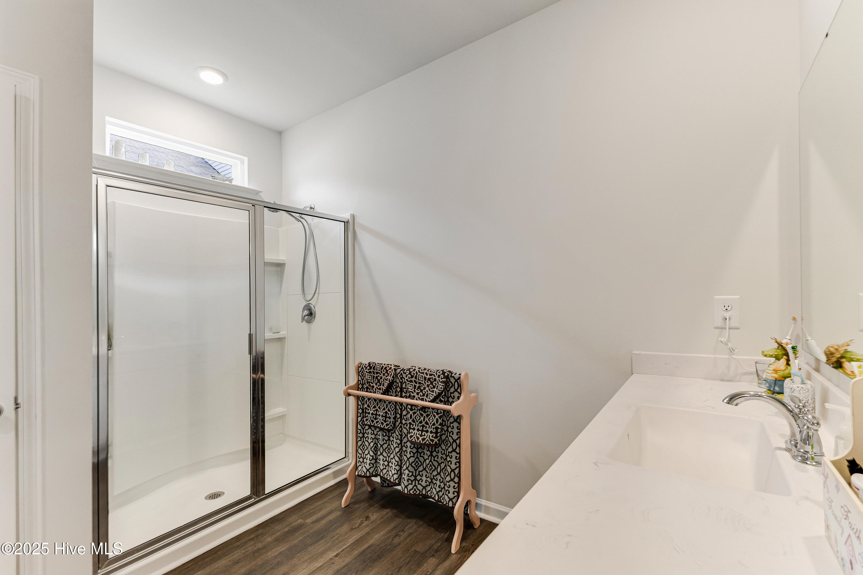 100521011 | Photo 19