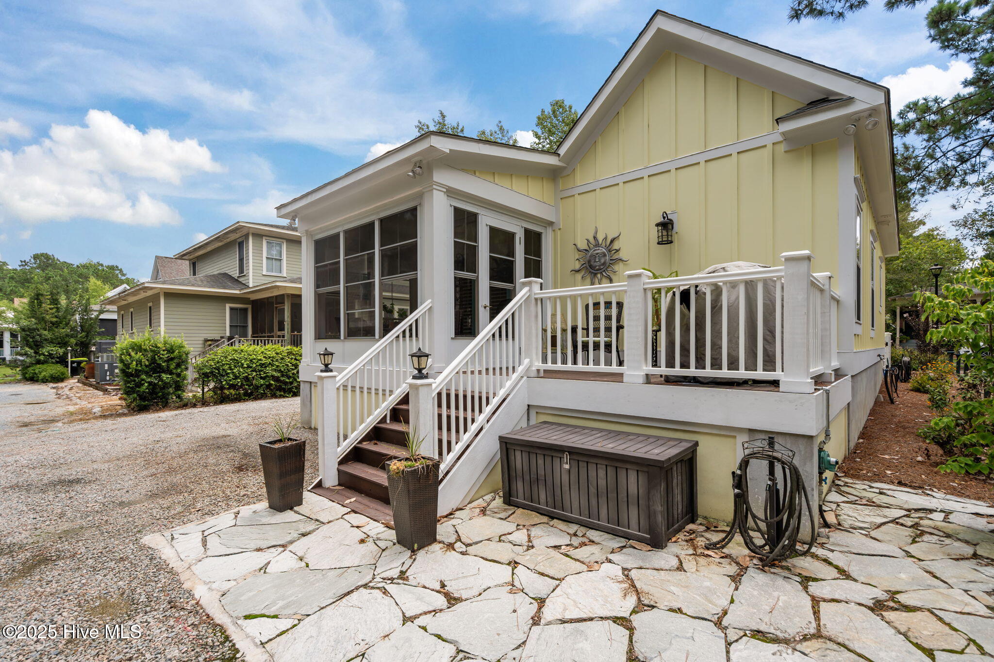 100524220 | Photo 53