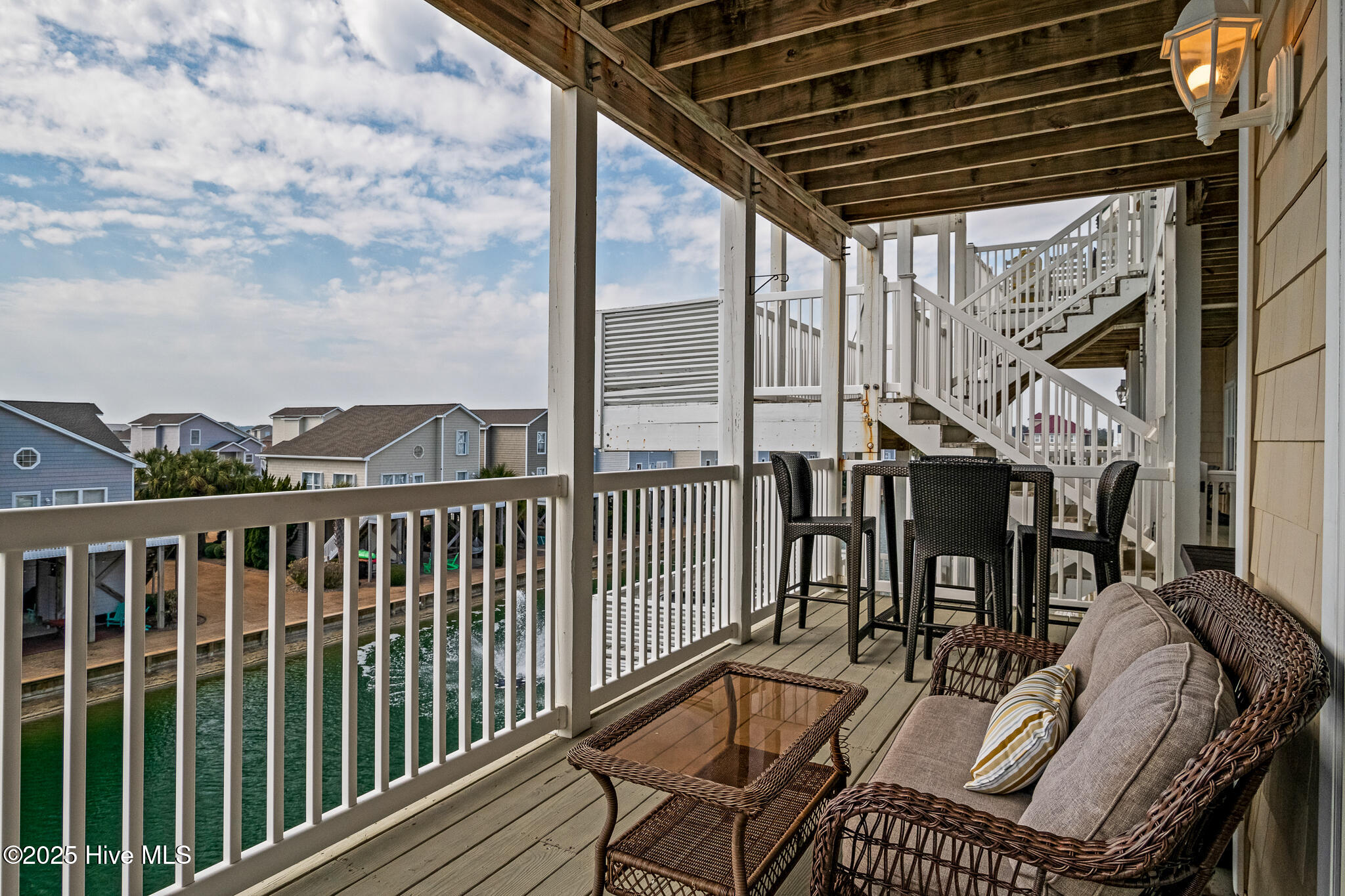 100492217 | Photo 38