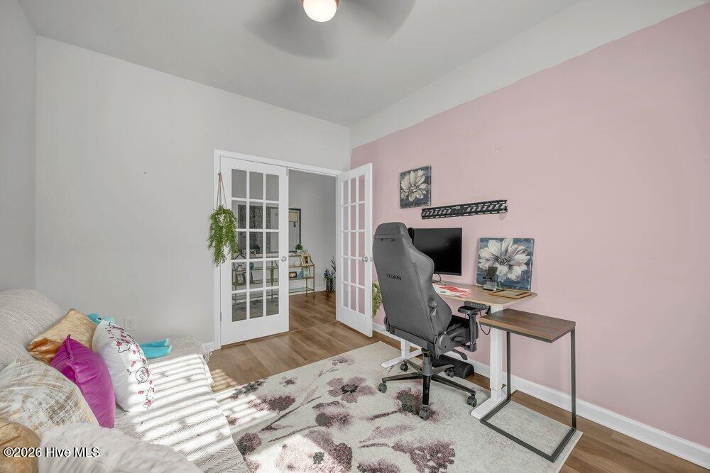 100569787 | Photo 12