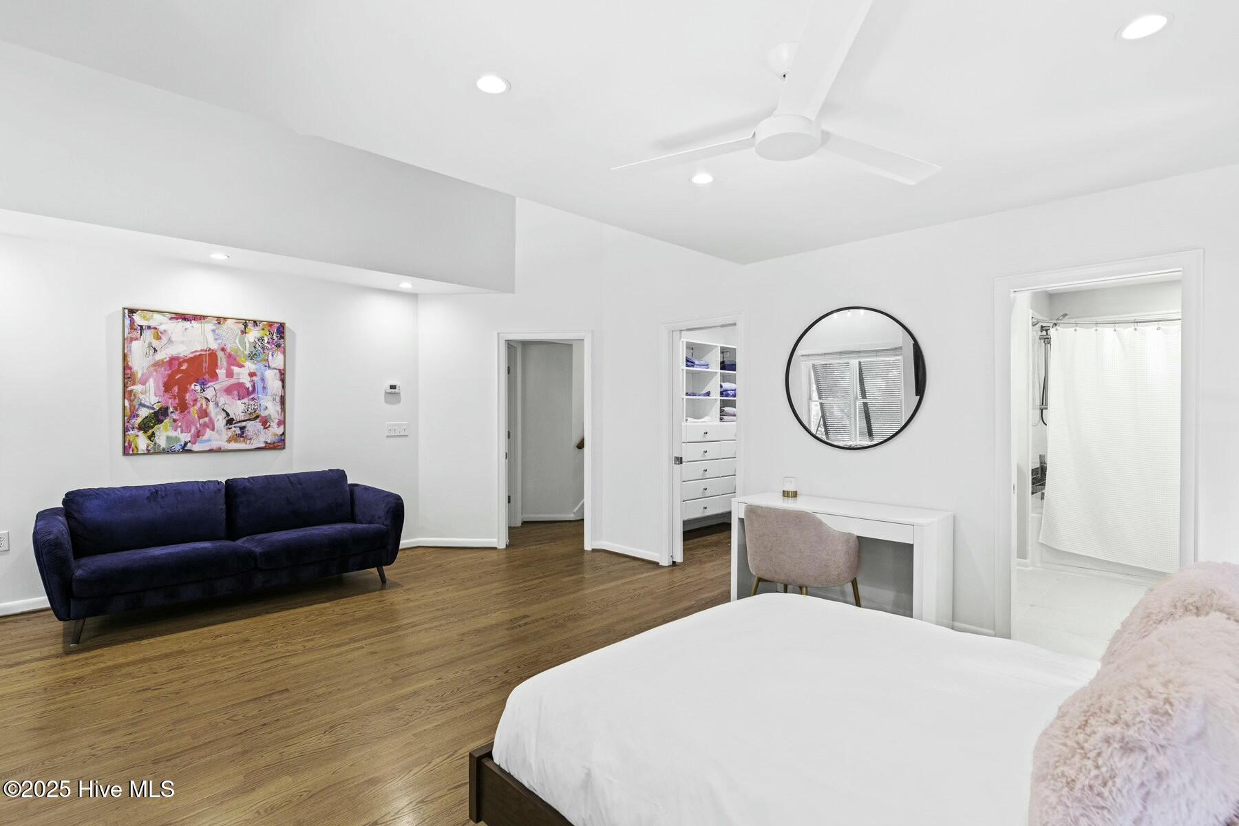 100555228 | Photo 43