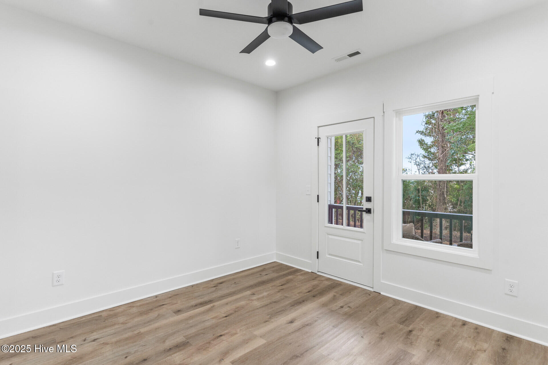 100539626 | Photo 21