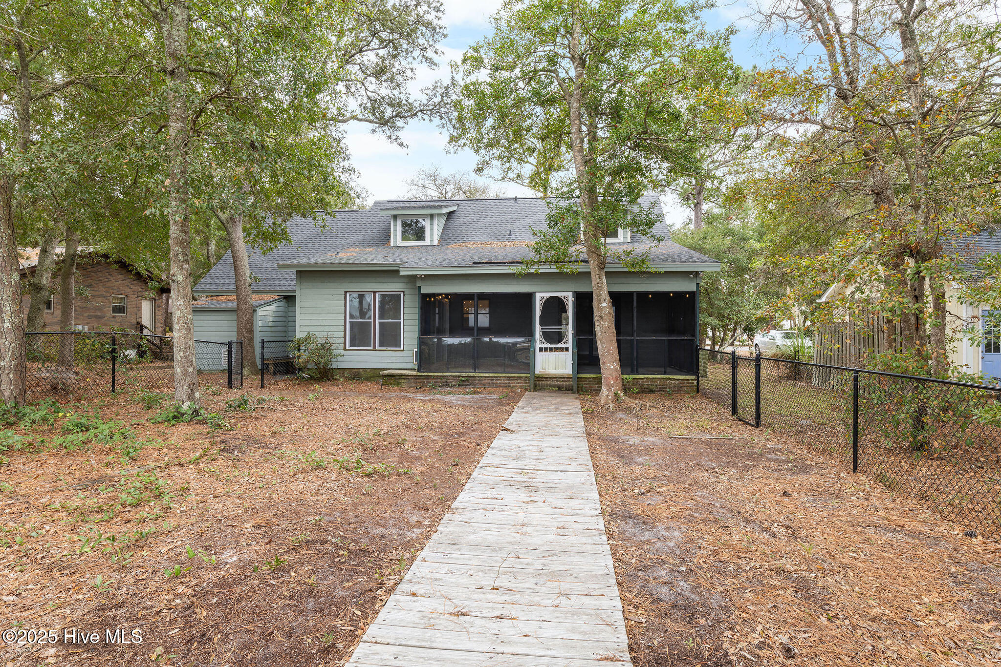 100546976 | Photo 28