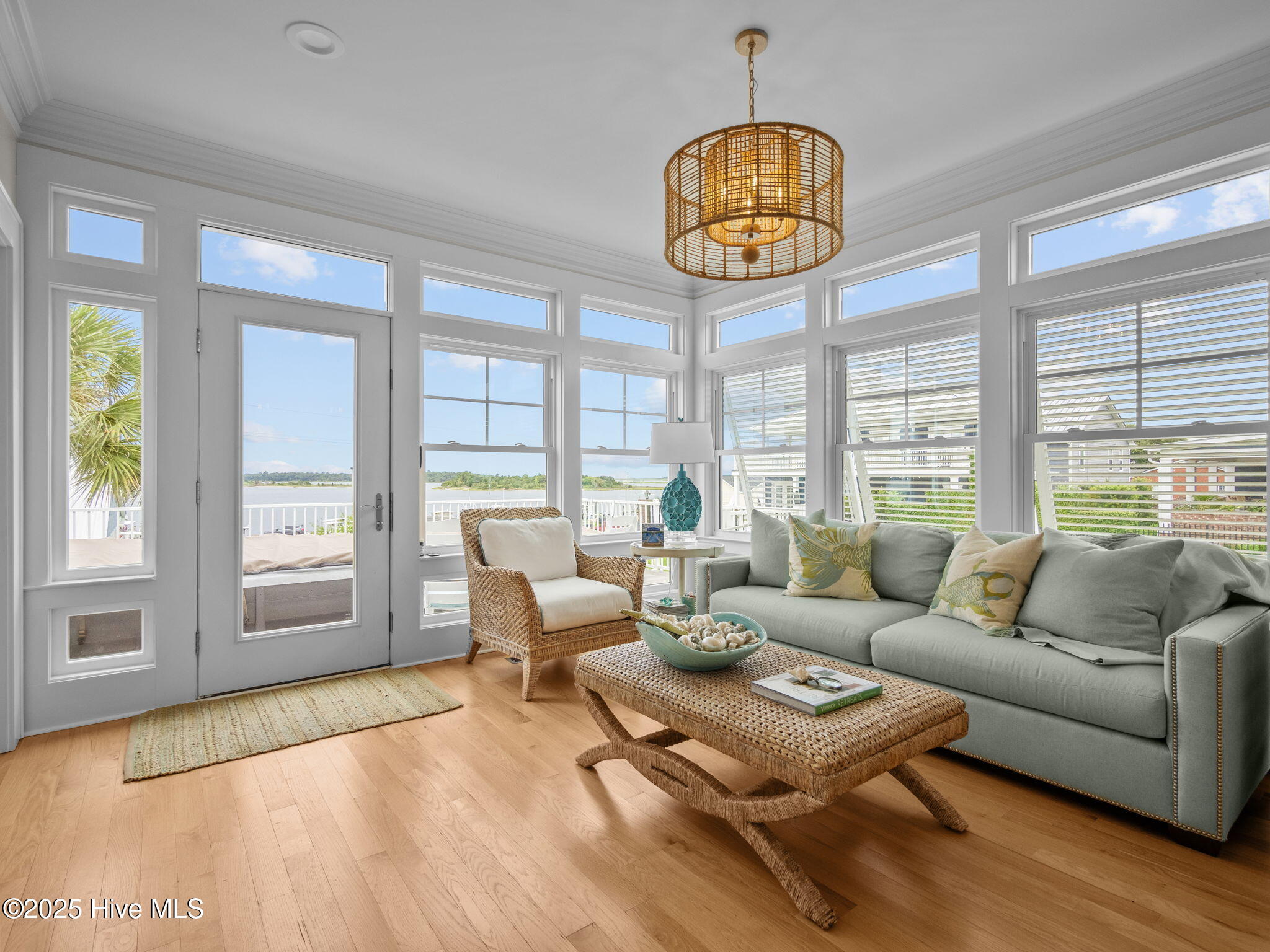 100527166 | Photo 36