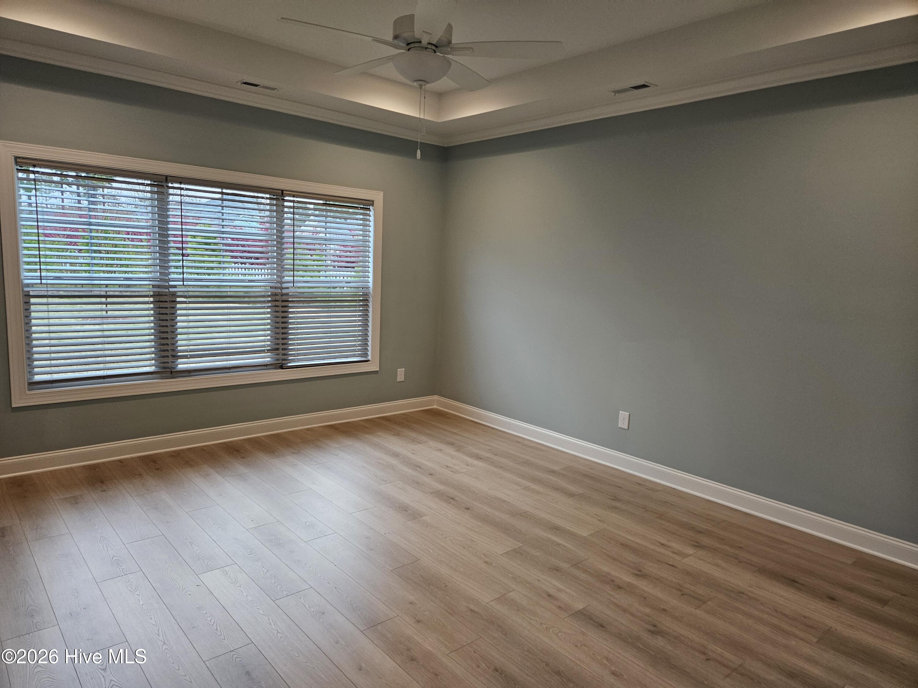 100569103 | Photo 16