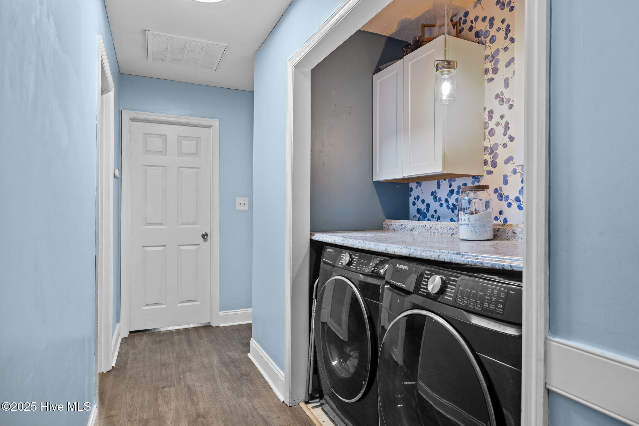 100545646 | Photo 13