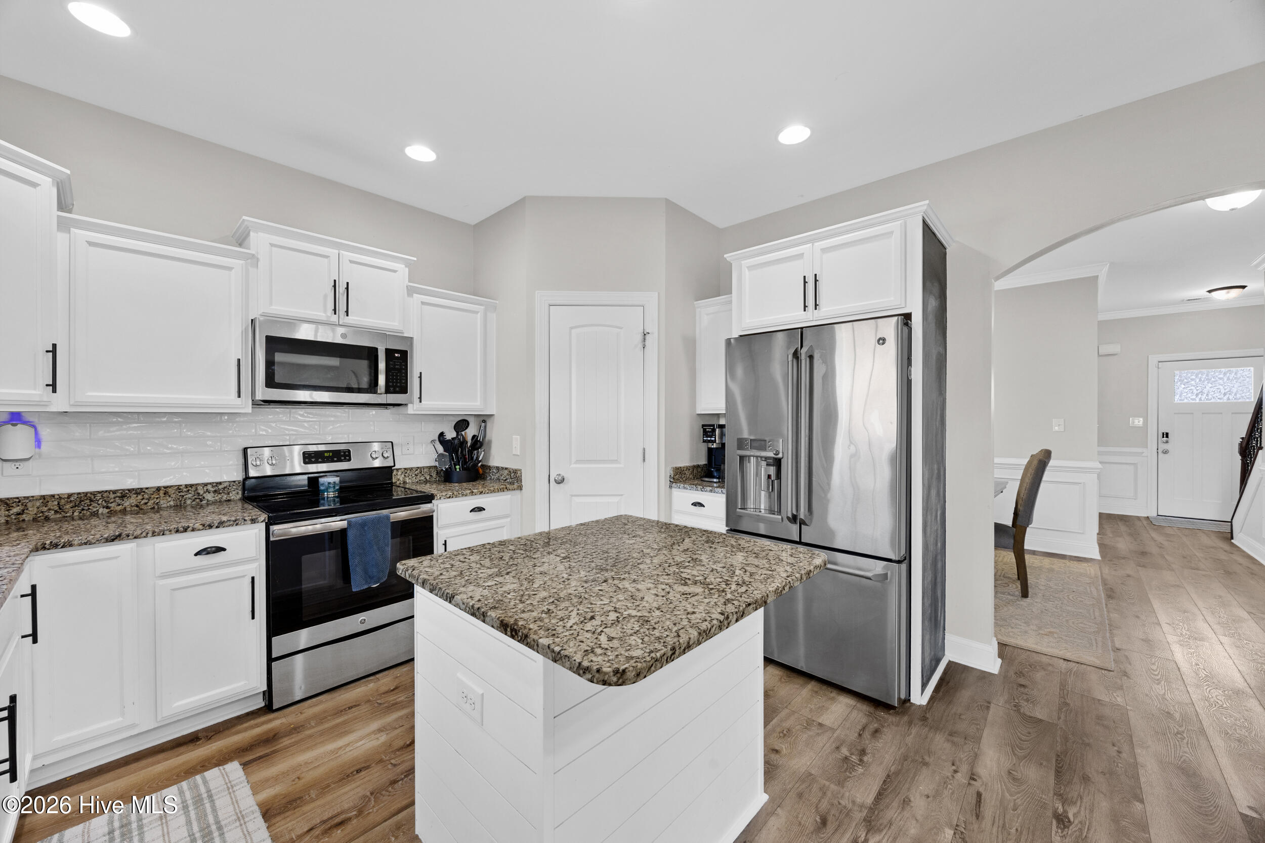 100564853 | Photo 17