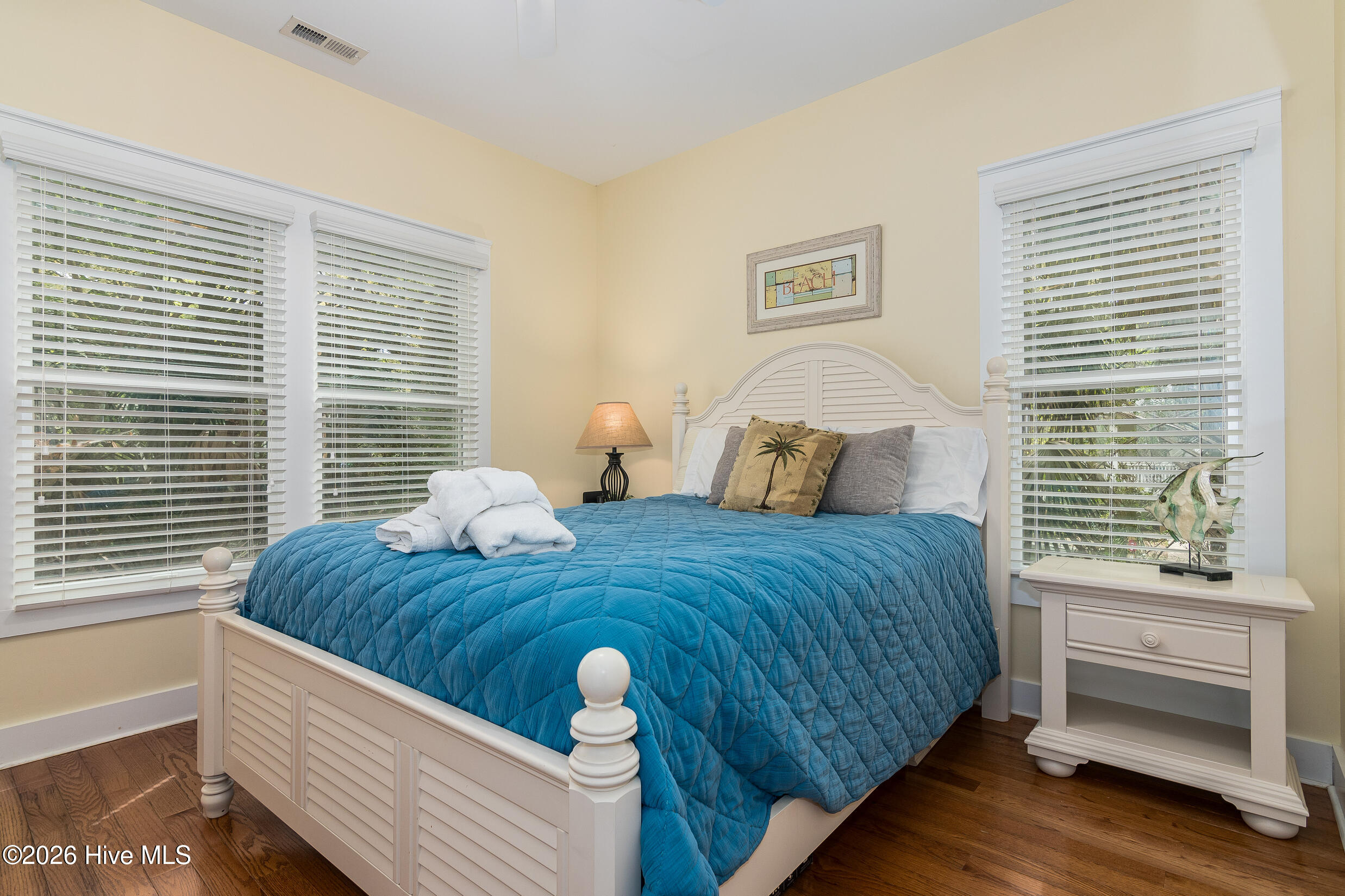 100570305 | Photo 17