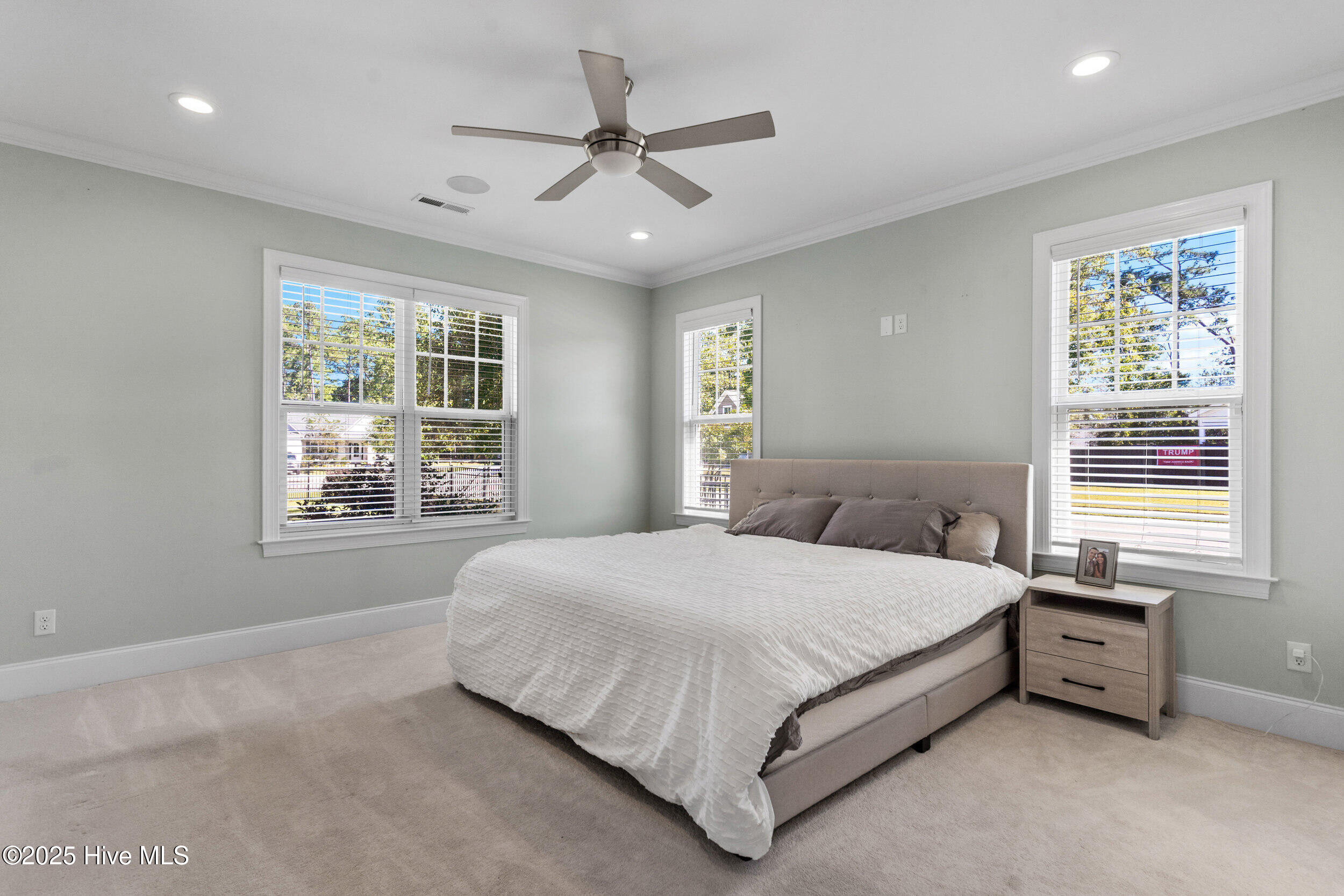 100545299 | Photo 20