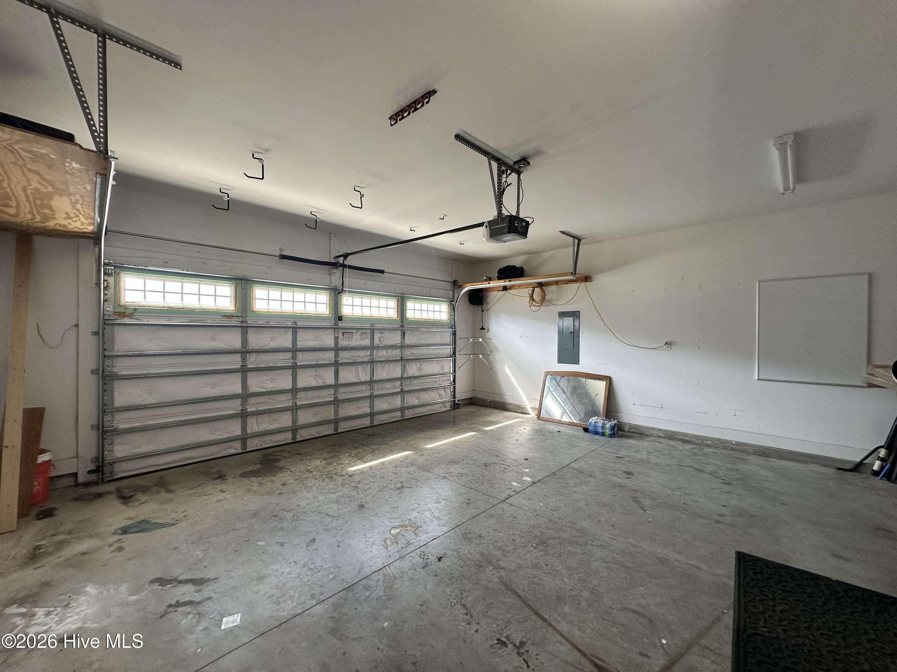 100559148 | Photo 41