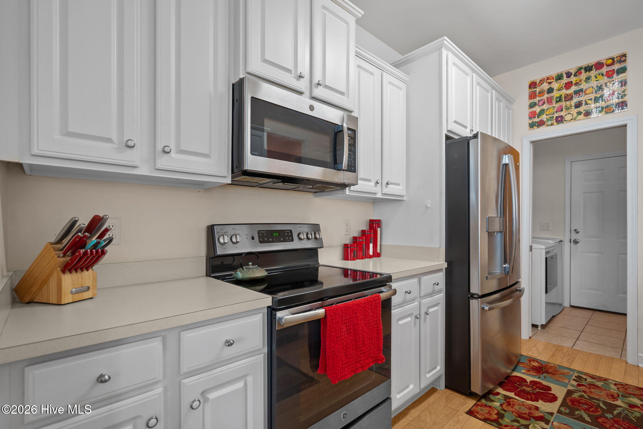 100566429 | Photo 11