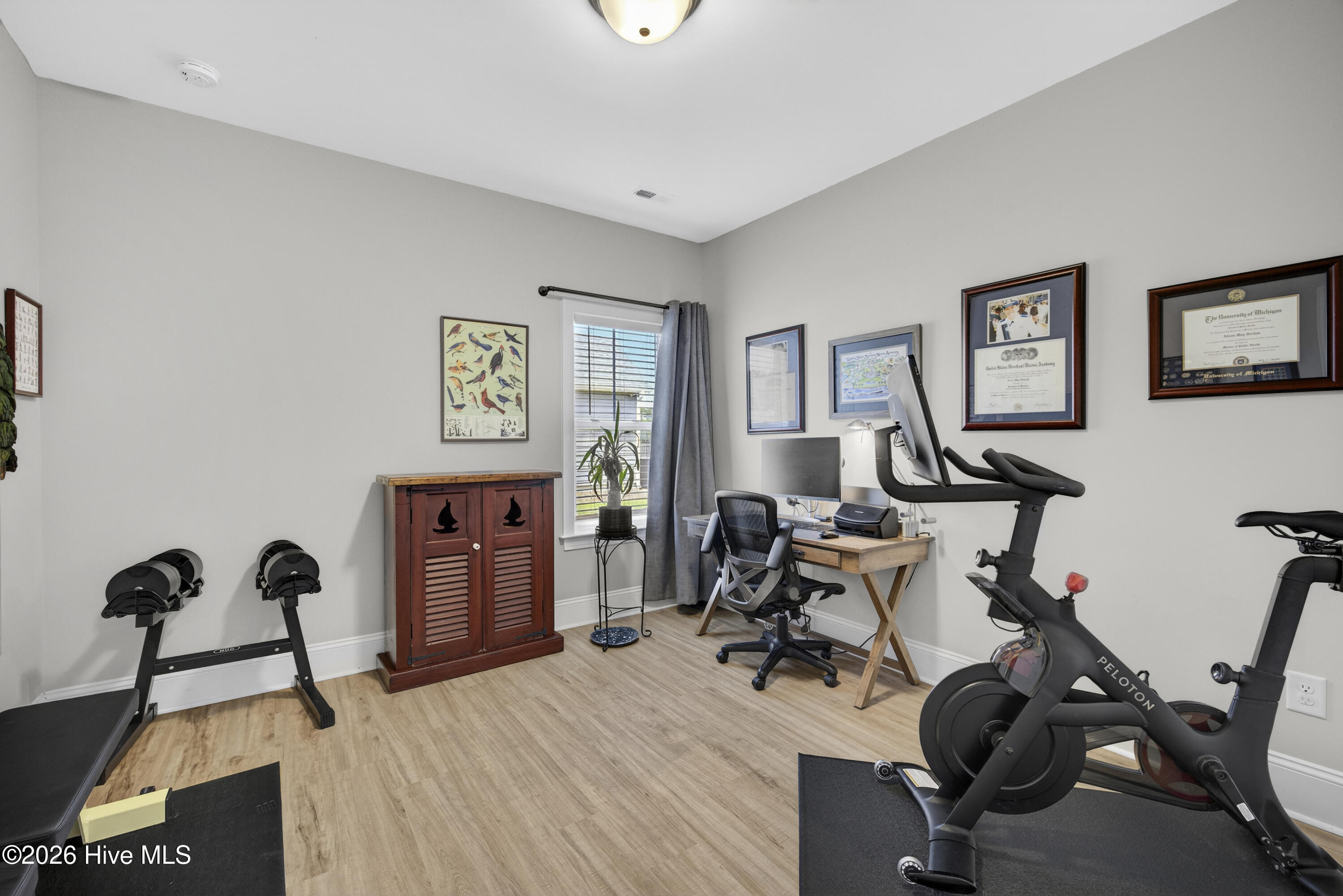 100564336 | Photo 33