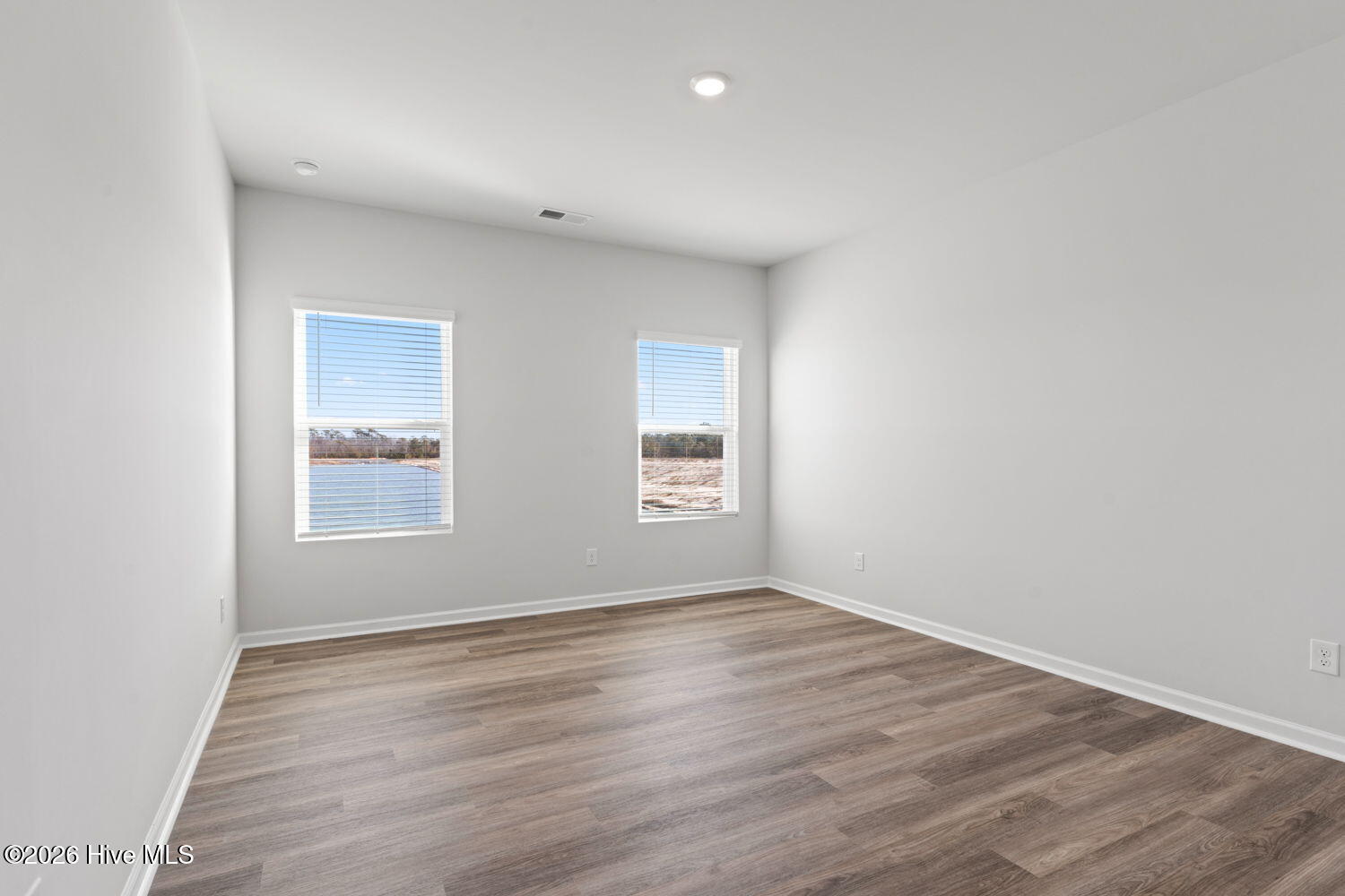 100535039 | Photo 23