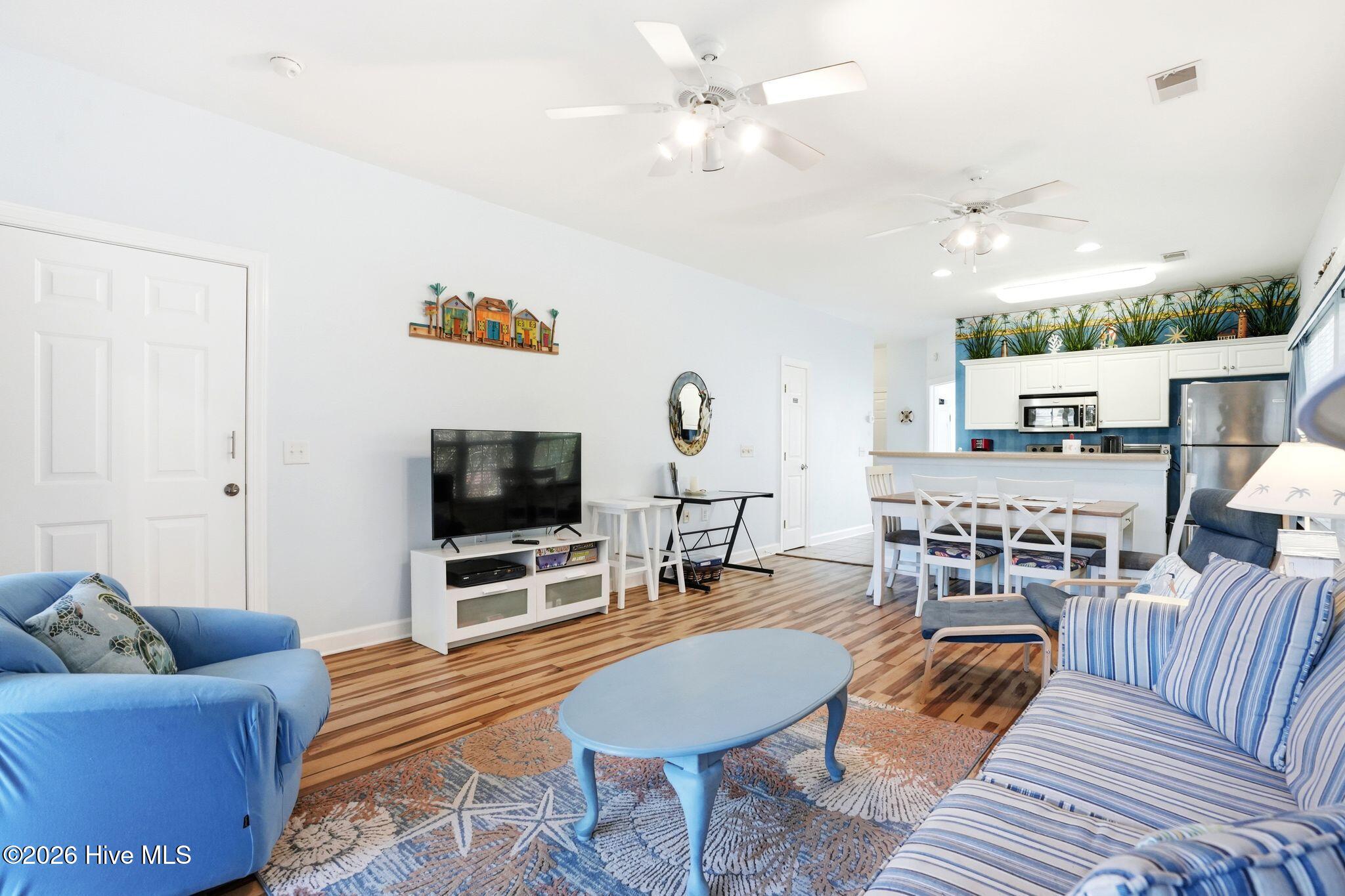 100565288 | Photo 17