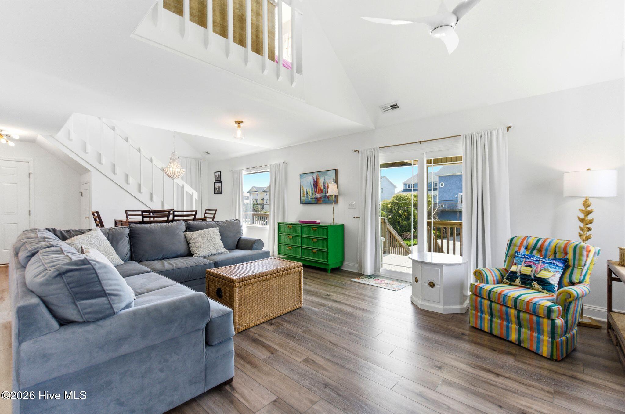 100567797 | Photo 25