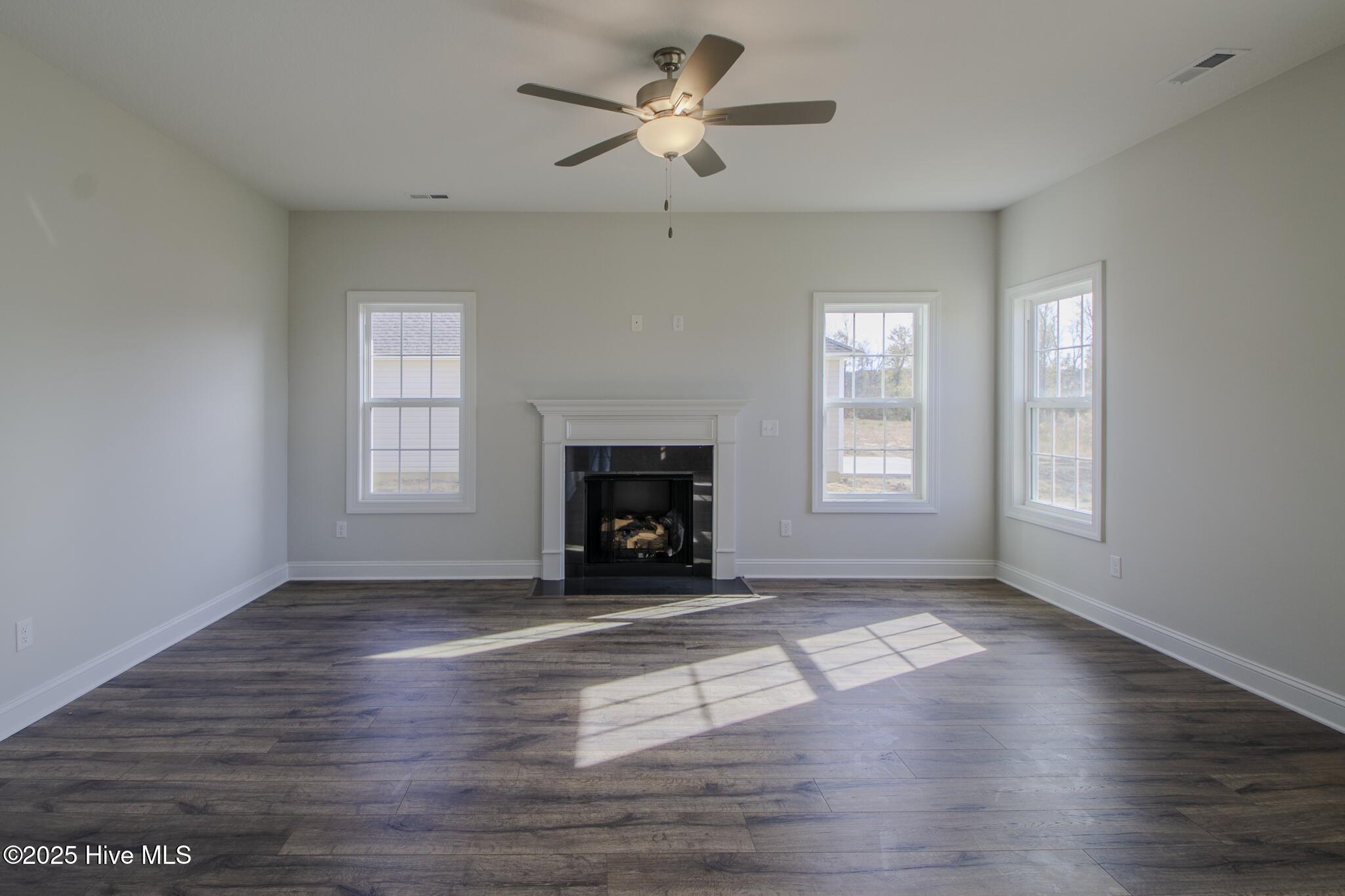 100505721 | Photo 10