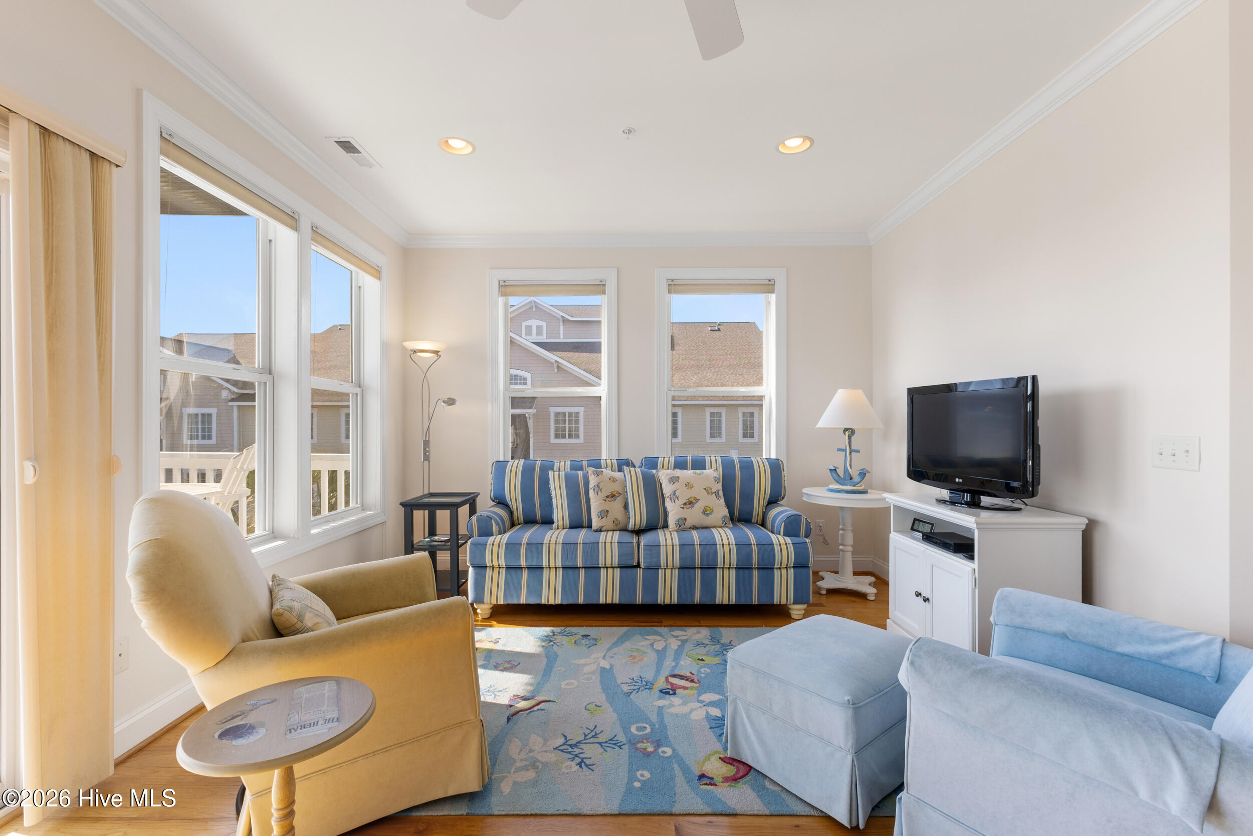 100567123 | Photo 14