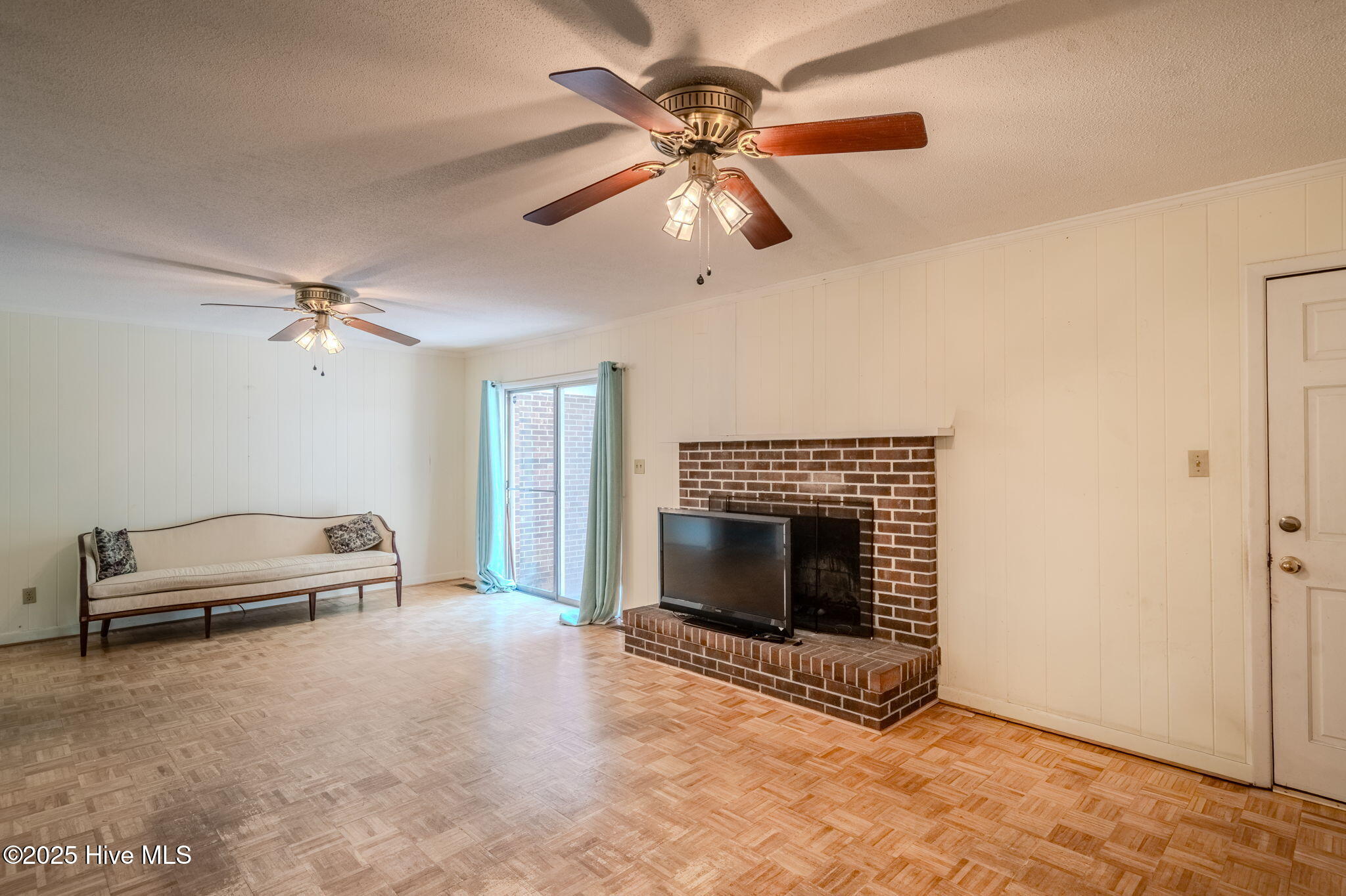 2-web-or-mls-406 Lansdowne Rd-102