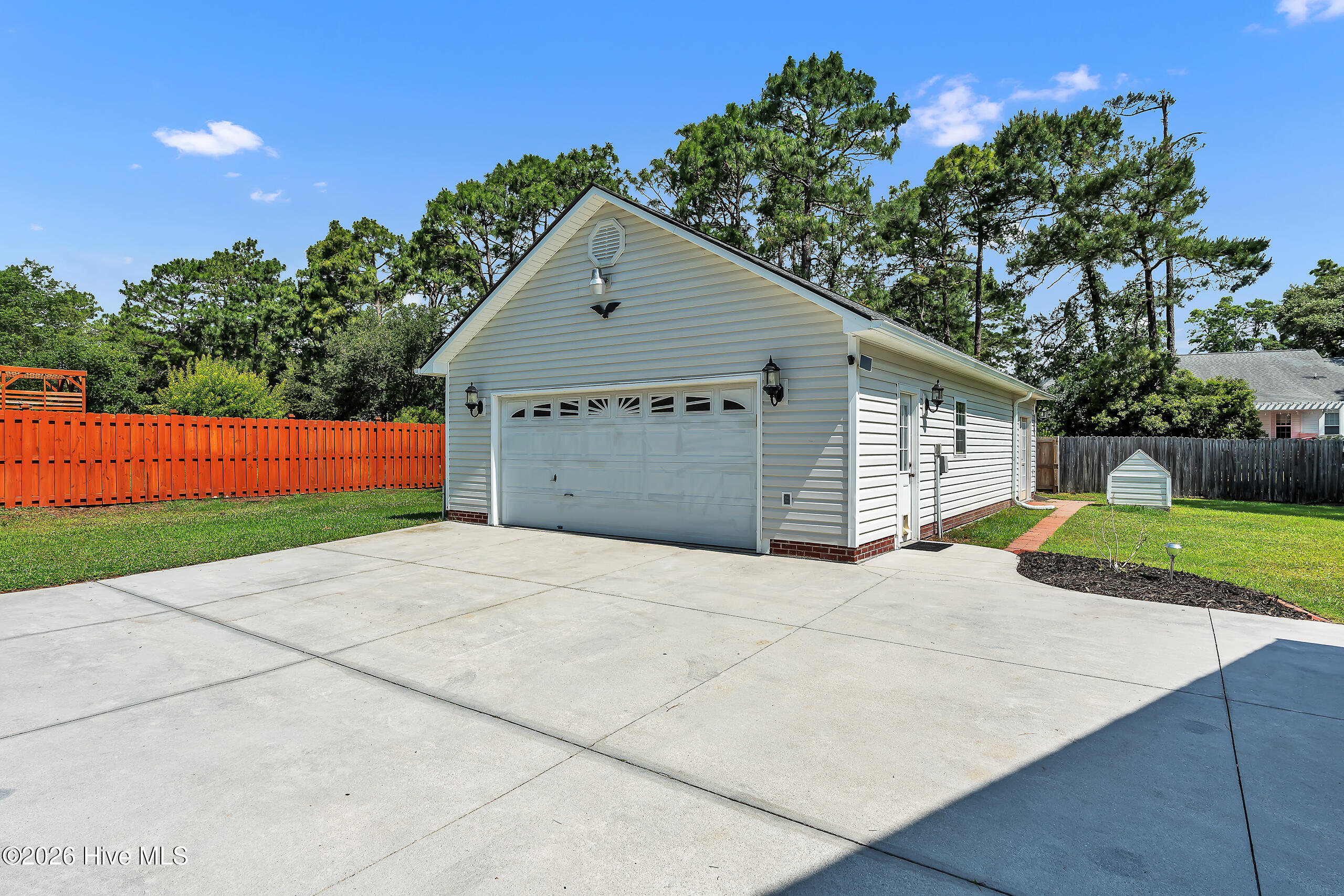 215 Winding Creek Way,Hubert