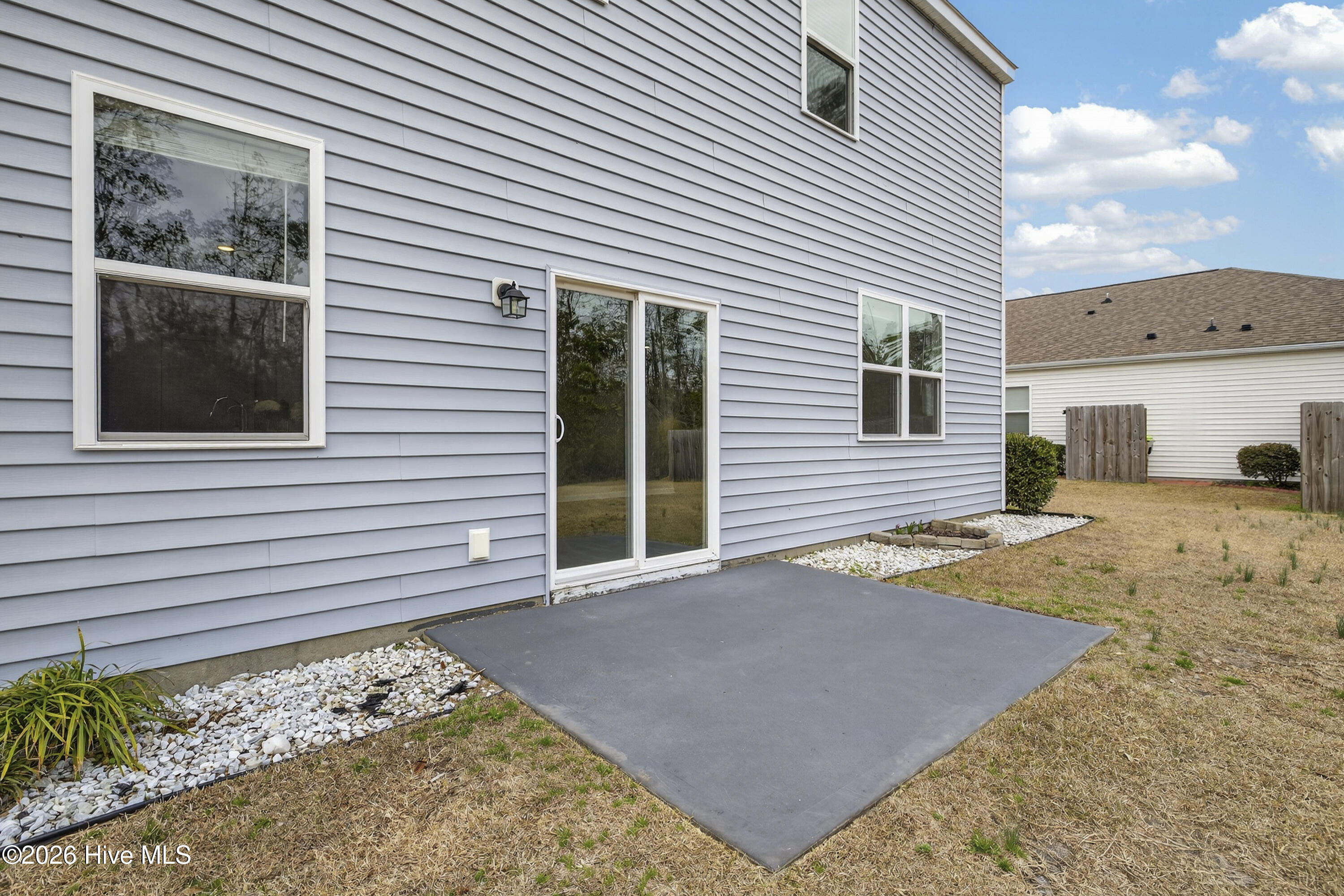 100558263 | Photo 35