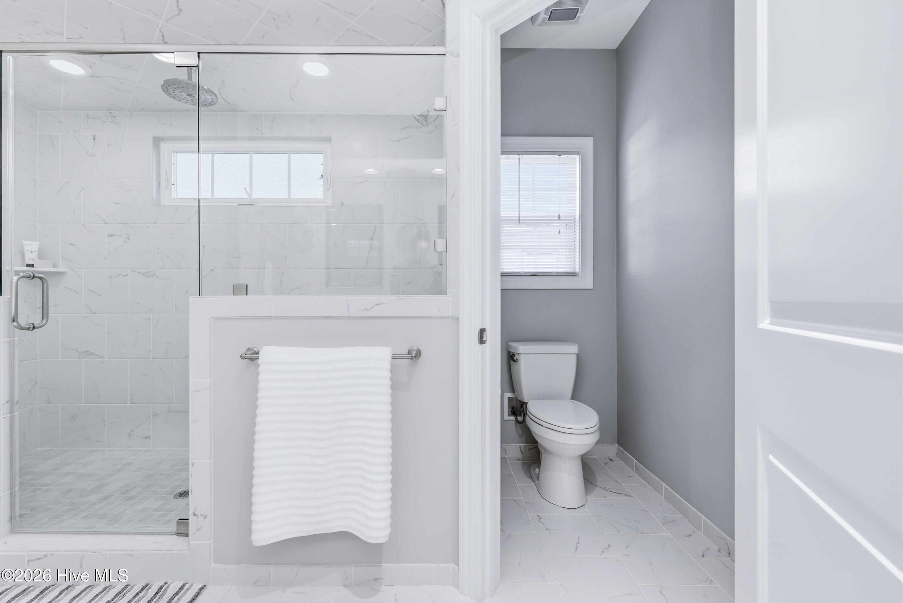 100550205 | Photo 29