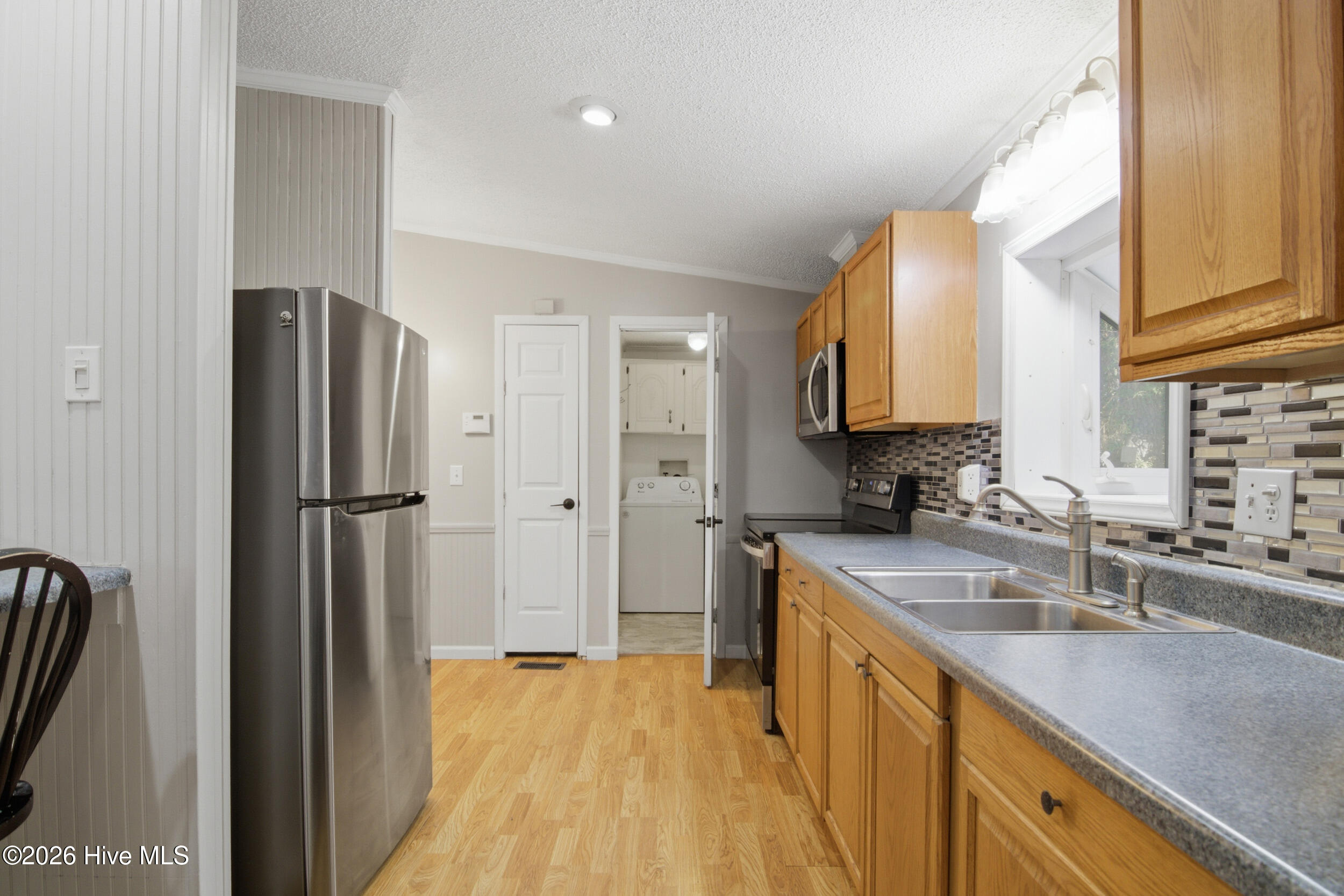 100553535 | Photo 12